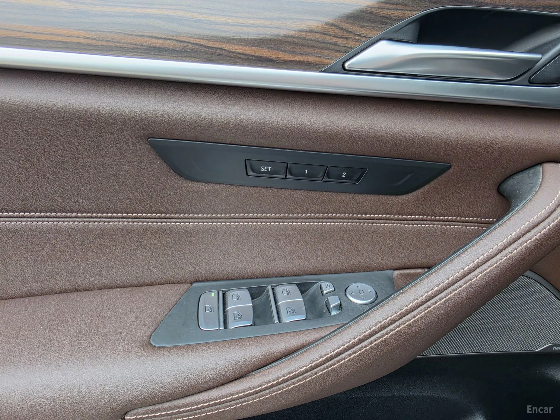 BMW 5 Series (G30) превью 17
