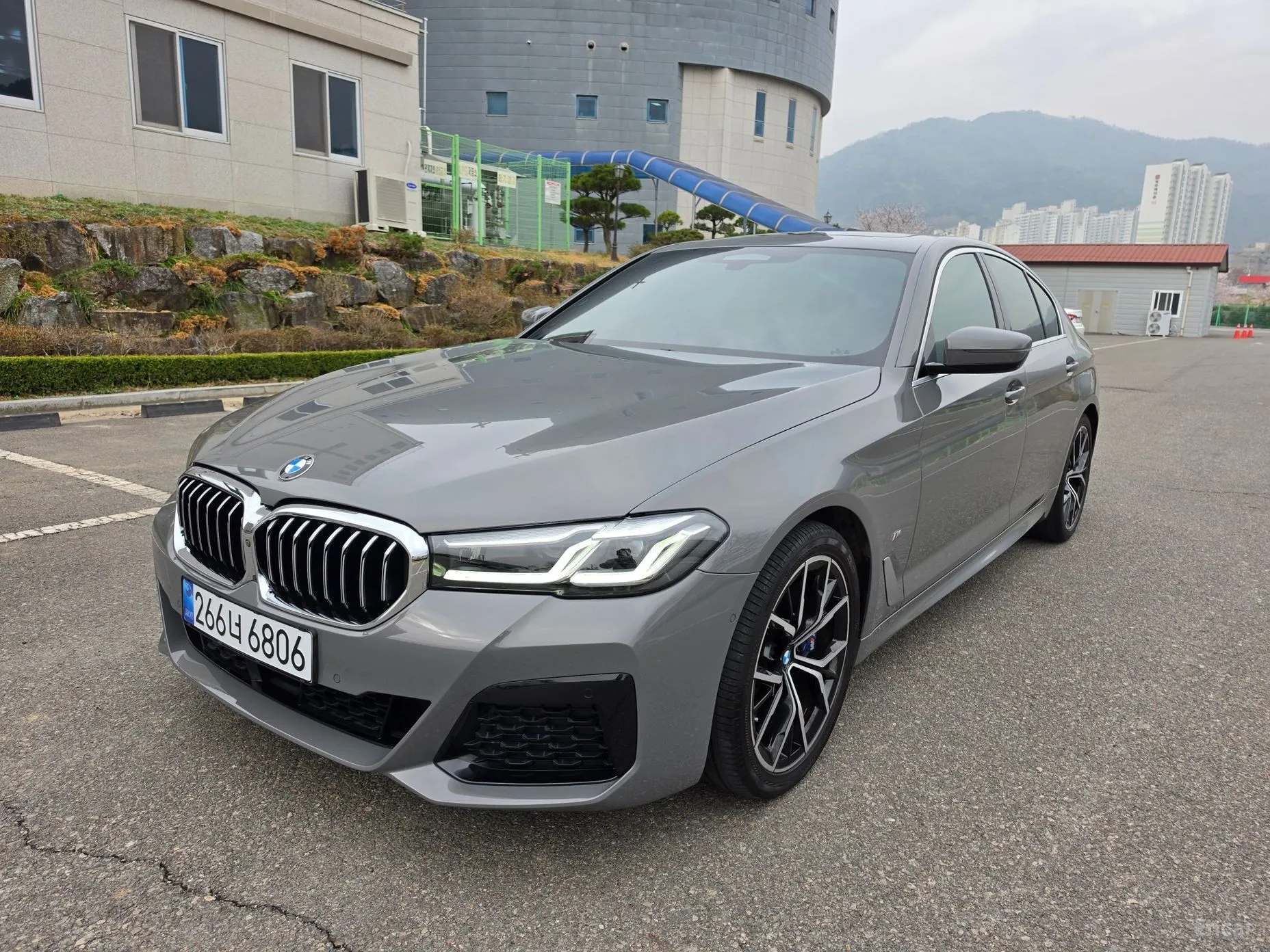 BMW 5 Series (G30) превью 4