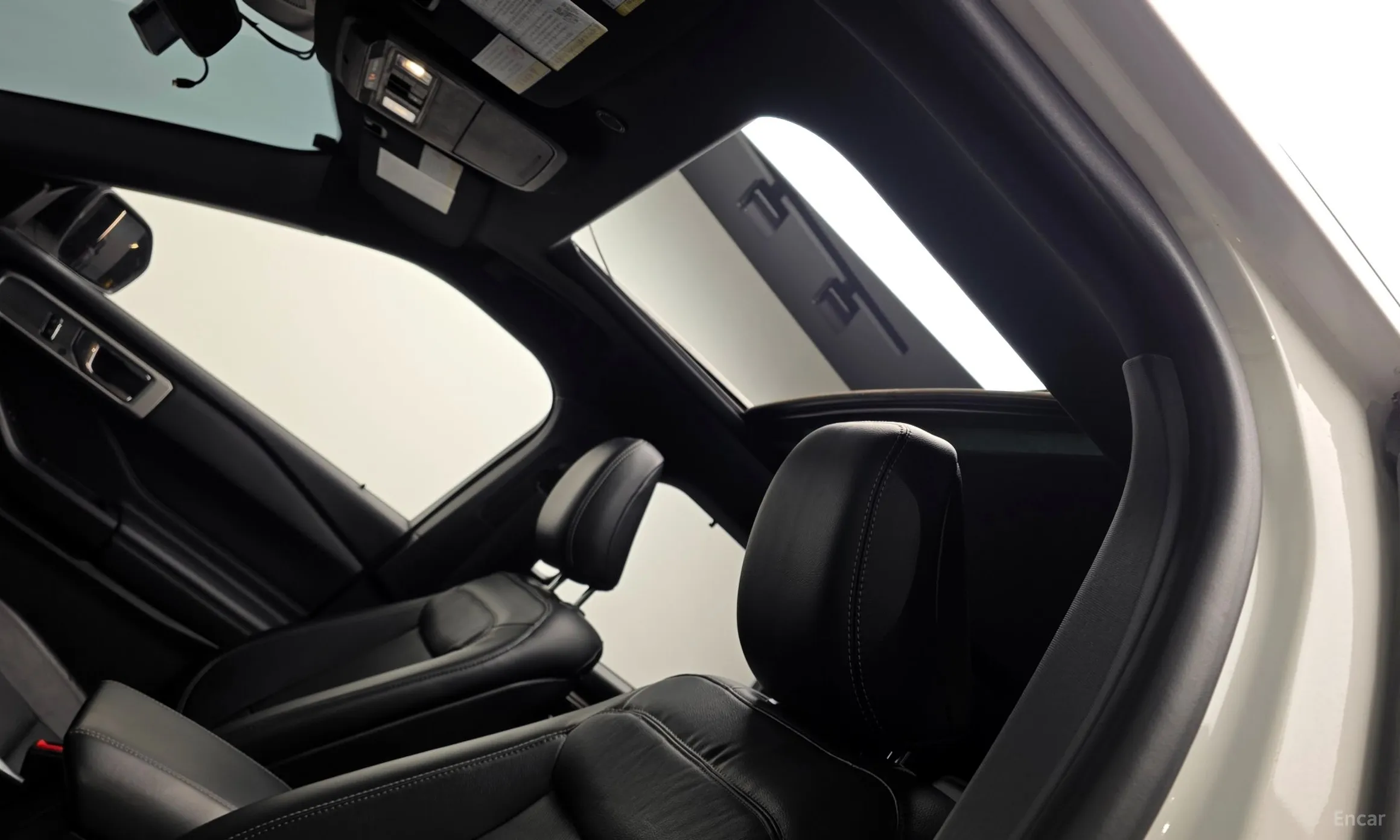 Ford Explorer 6th Generation превью 19