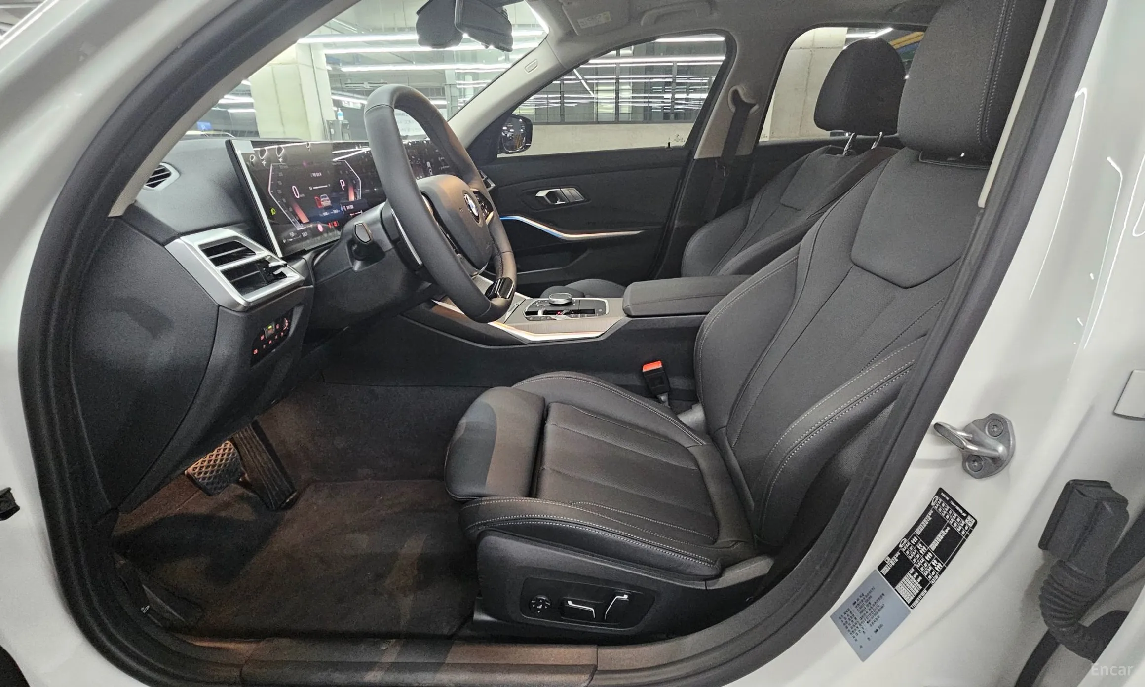 BMW 3 Series (G20) превью 10