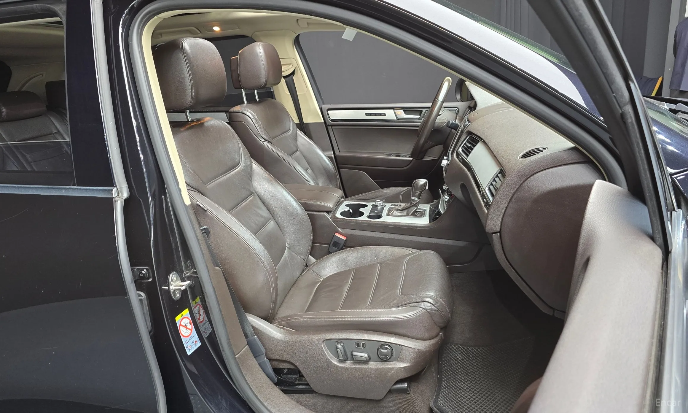 Volkswagen New Touareg превью 12