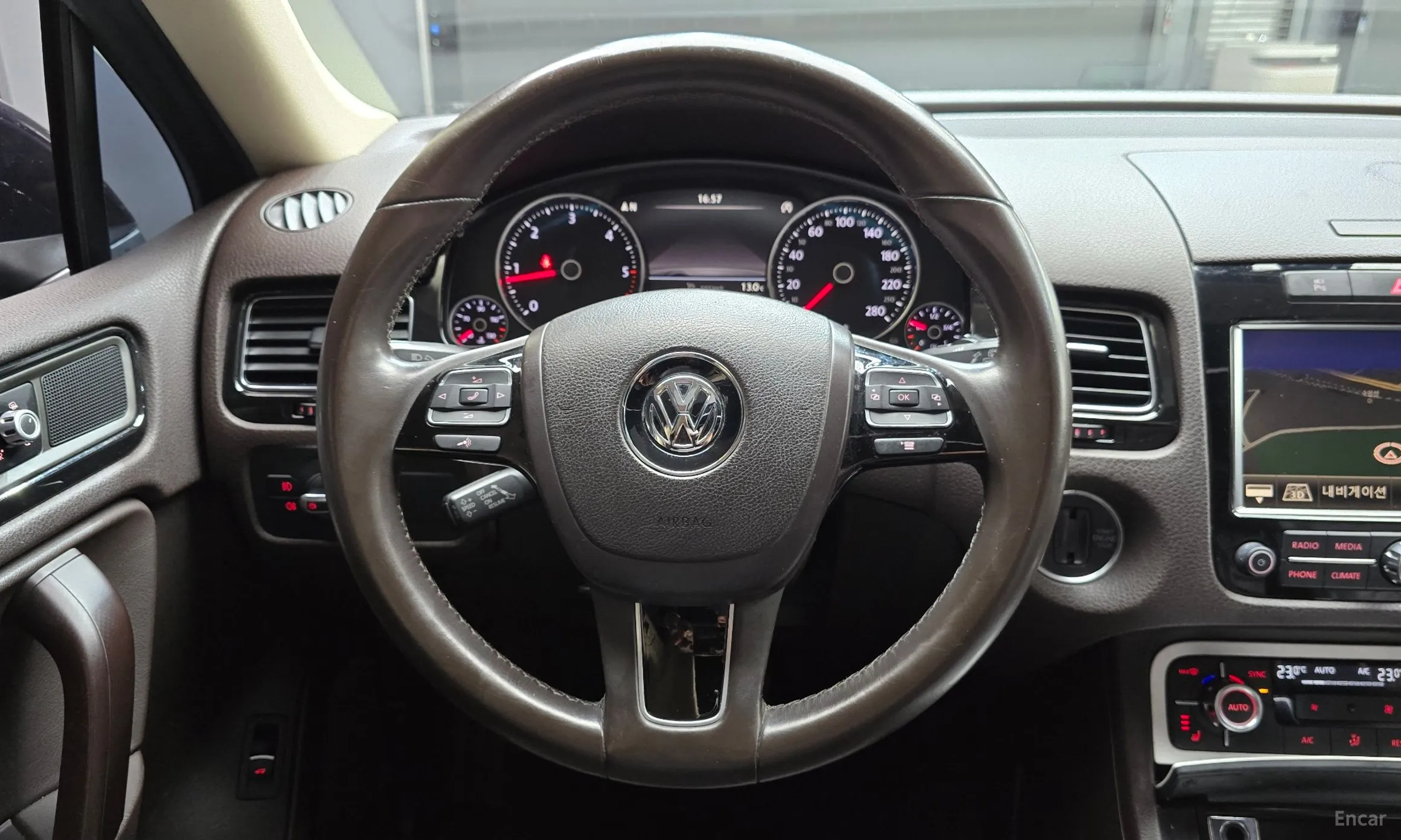 Volkswagen New Touareg превью 13