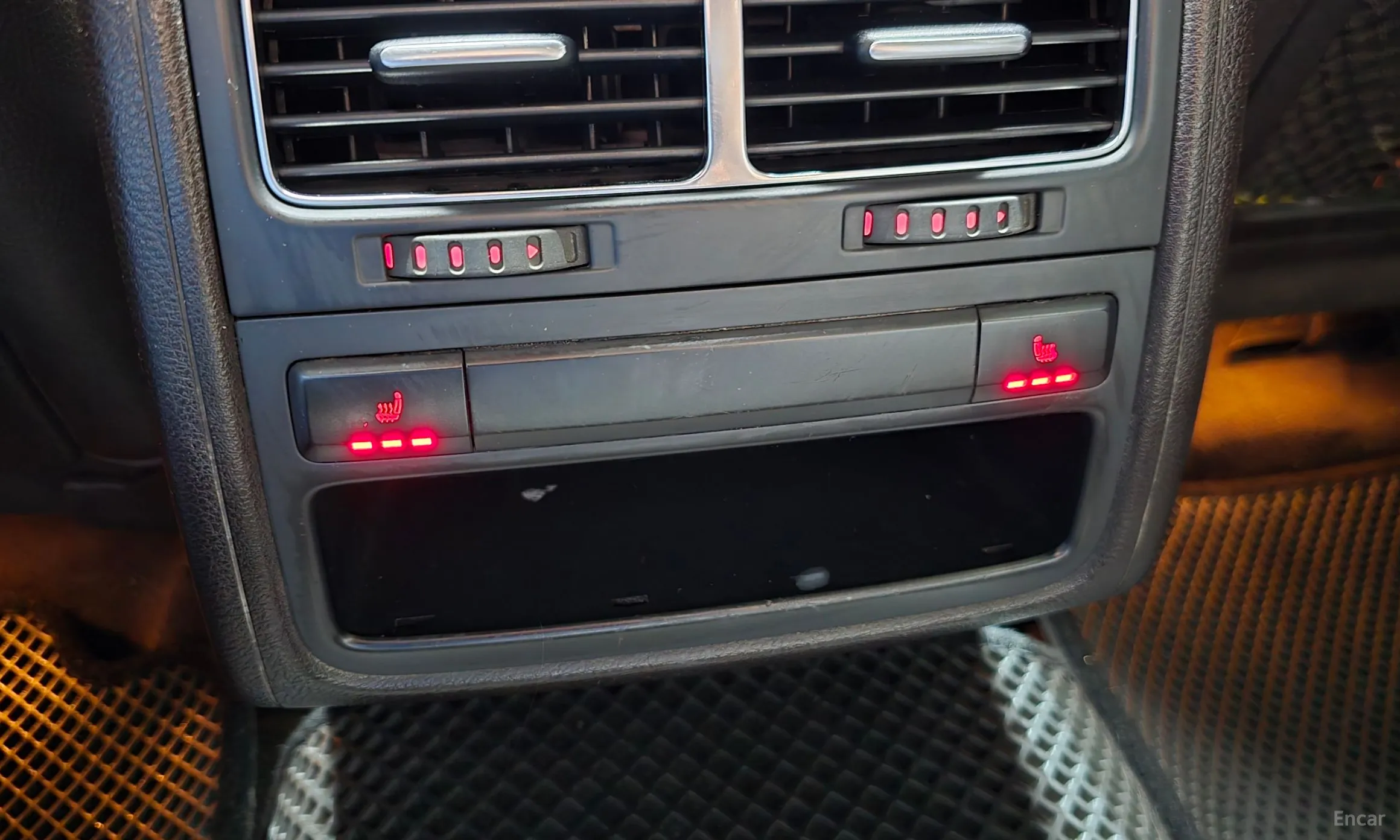 Volkswagen New Touareg превью 18