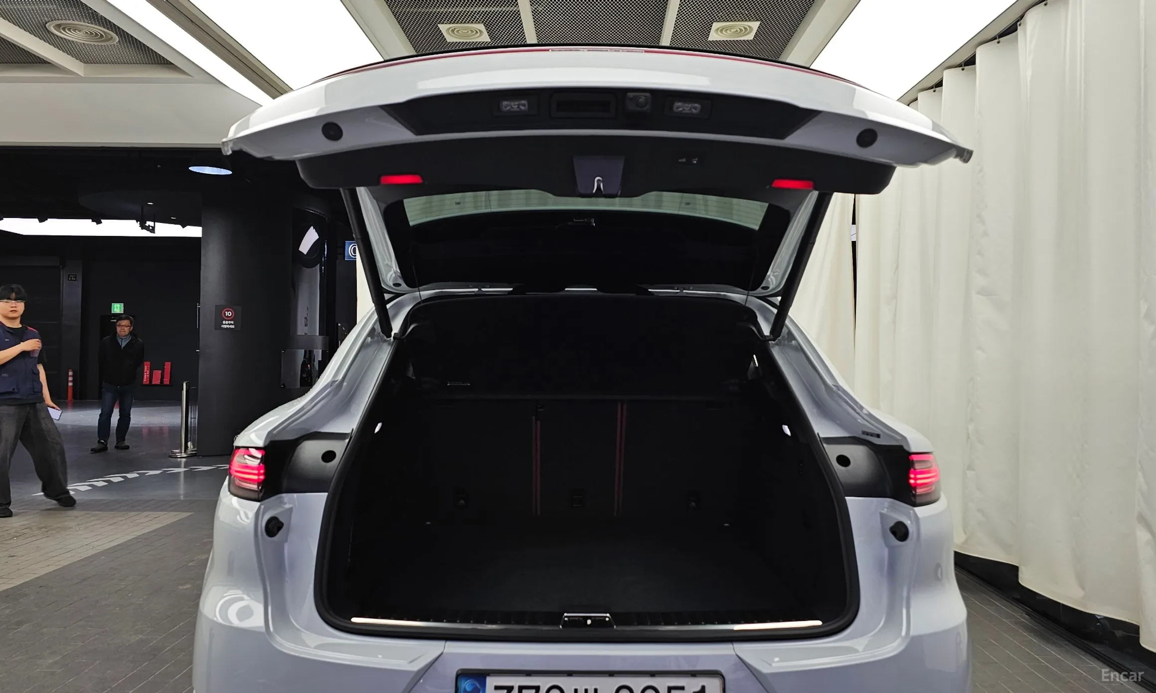Porsche Cayenne (PO536) превью 20