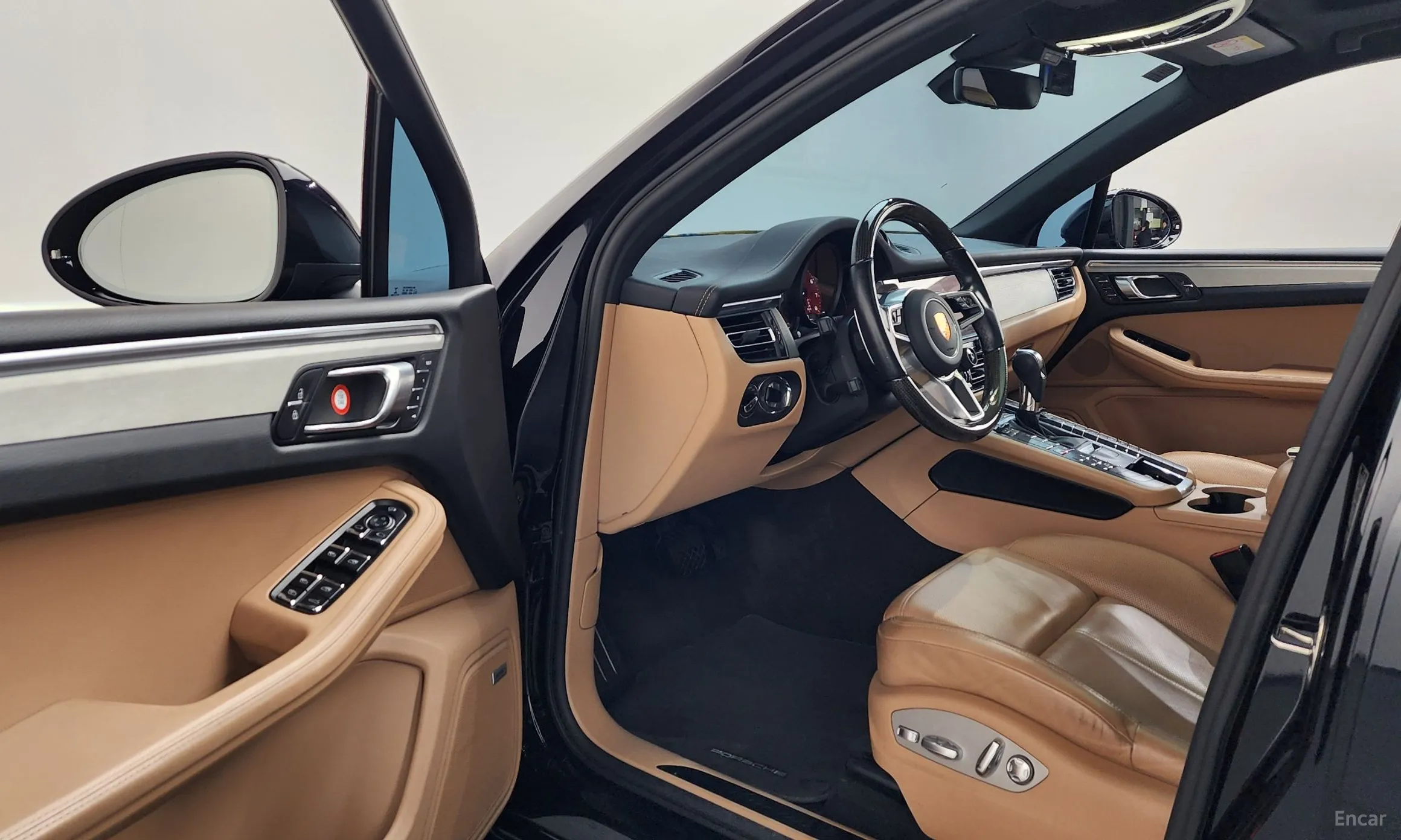 Porsche Macan превью 10