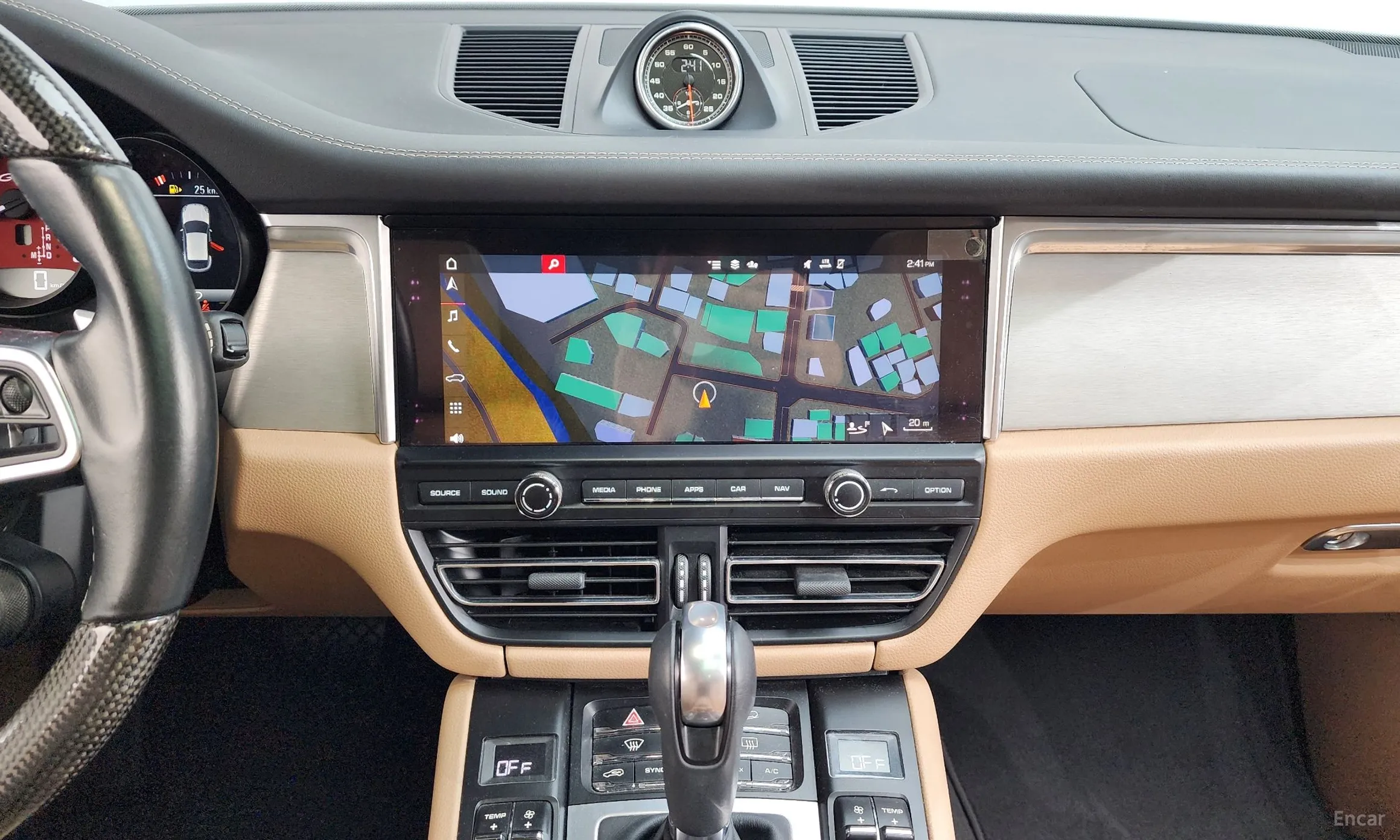 Porsche Macan превью 14