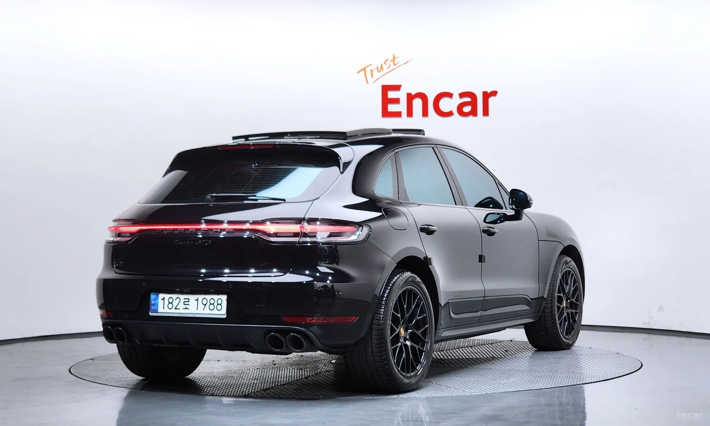 Porsche Macan превью 2