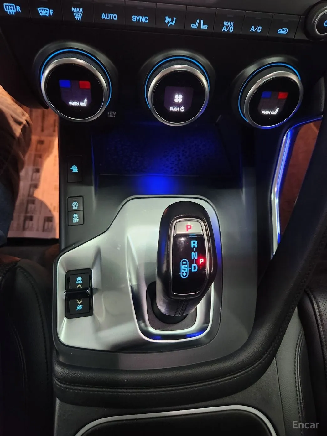 Jaguar E-PACE превью 9