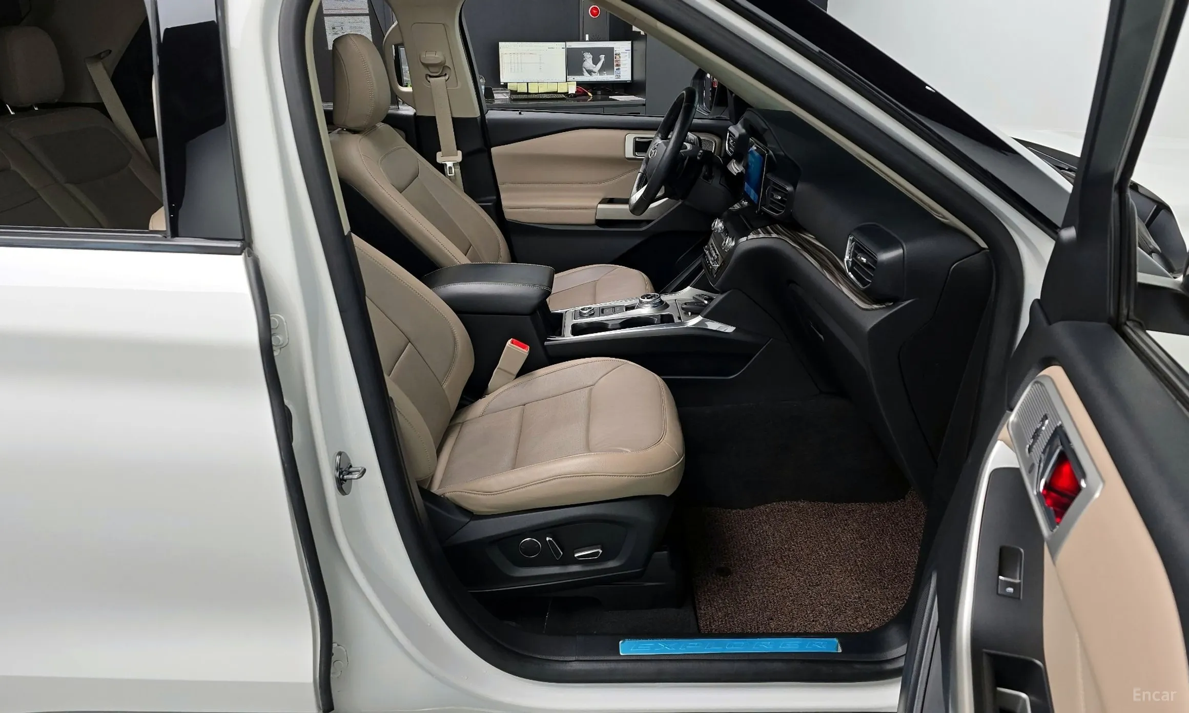 Ford Explorer 6th Generation превью 11