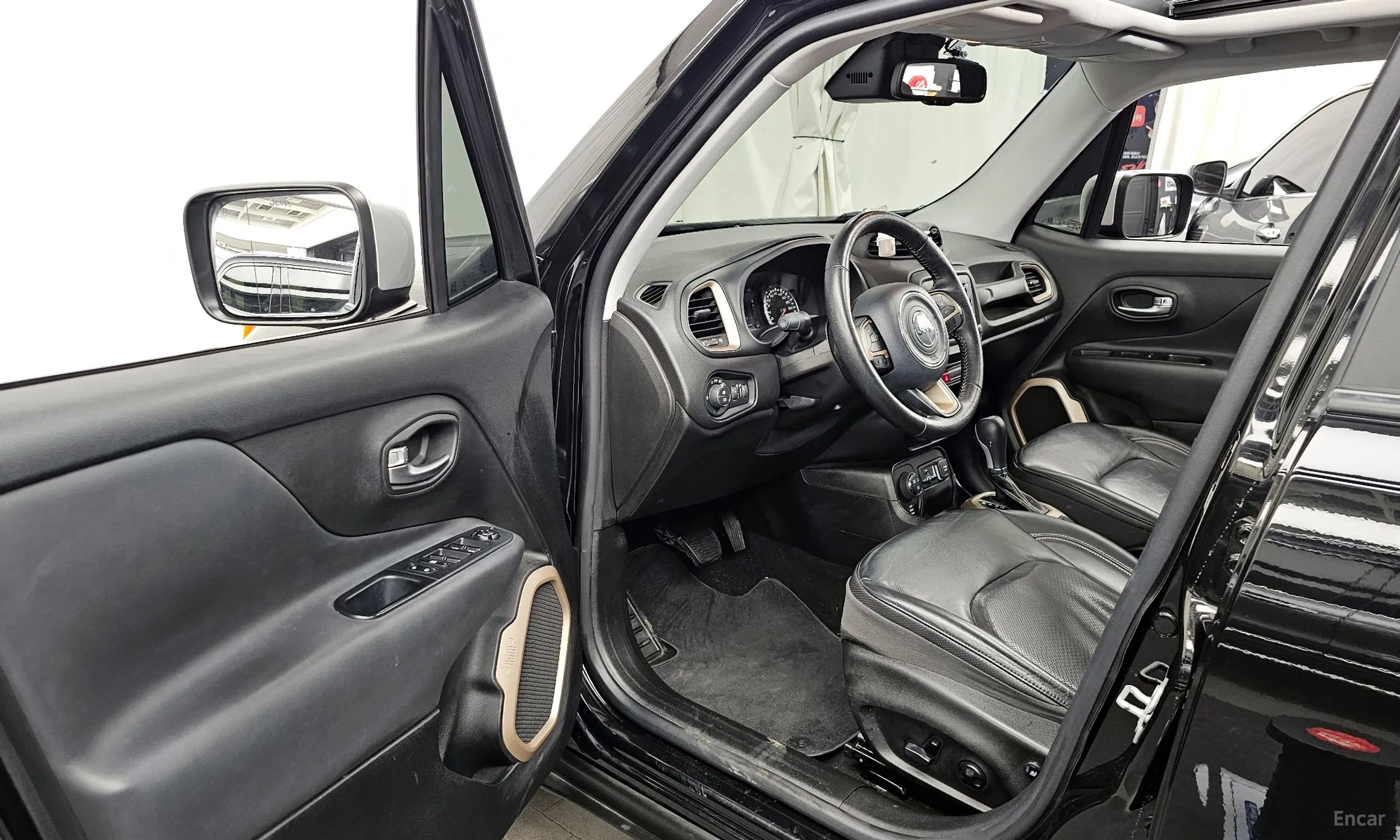 Jeep Renegade превью 10