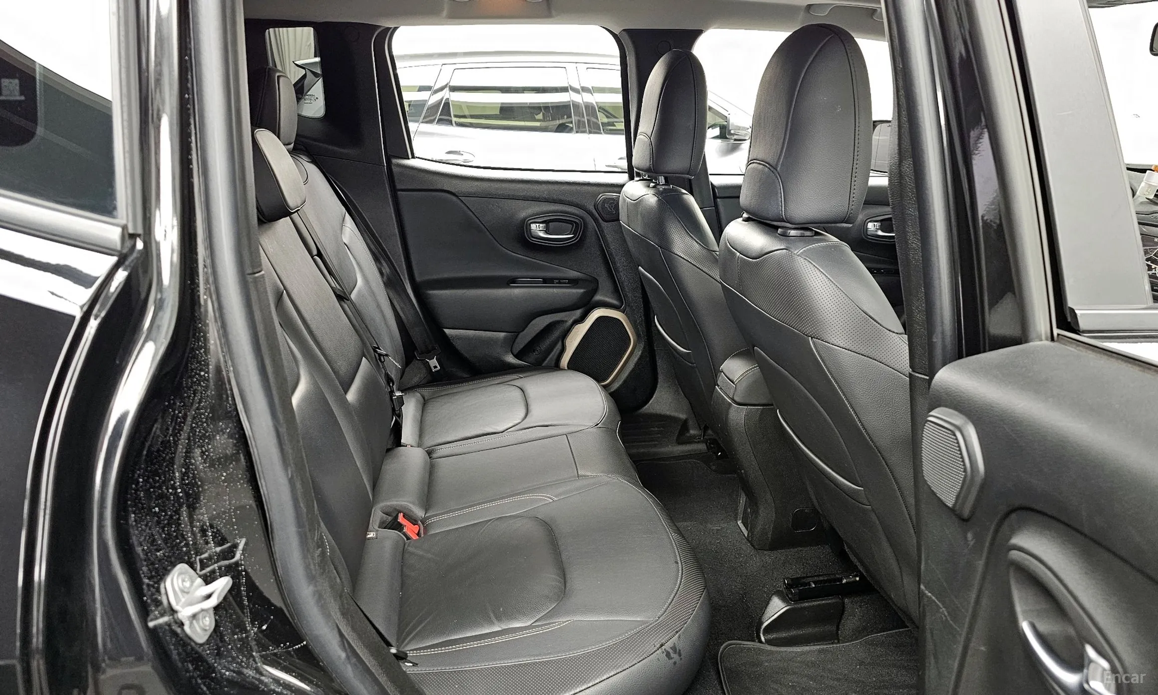 Jeep Renegade превью 12