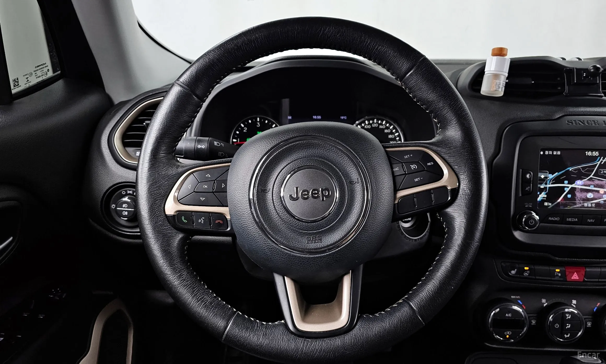 Jeep Renegade превью 13