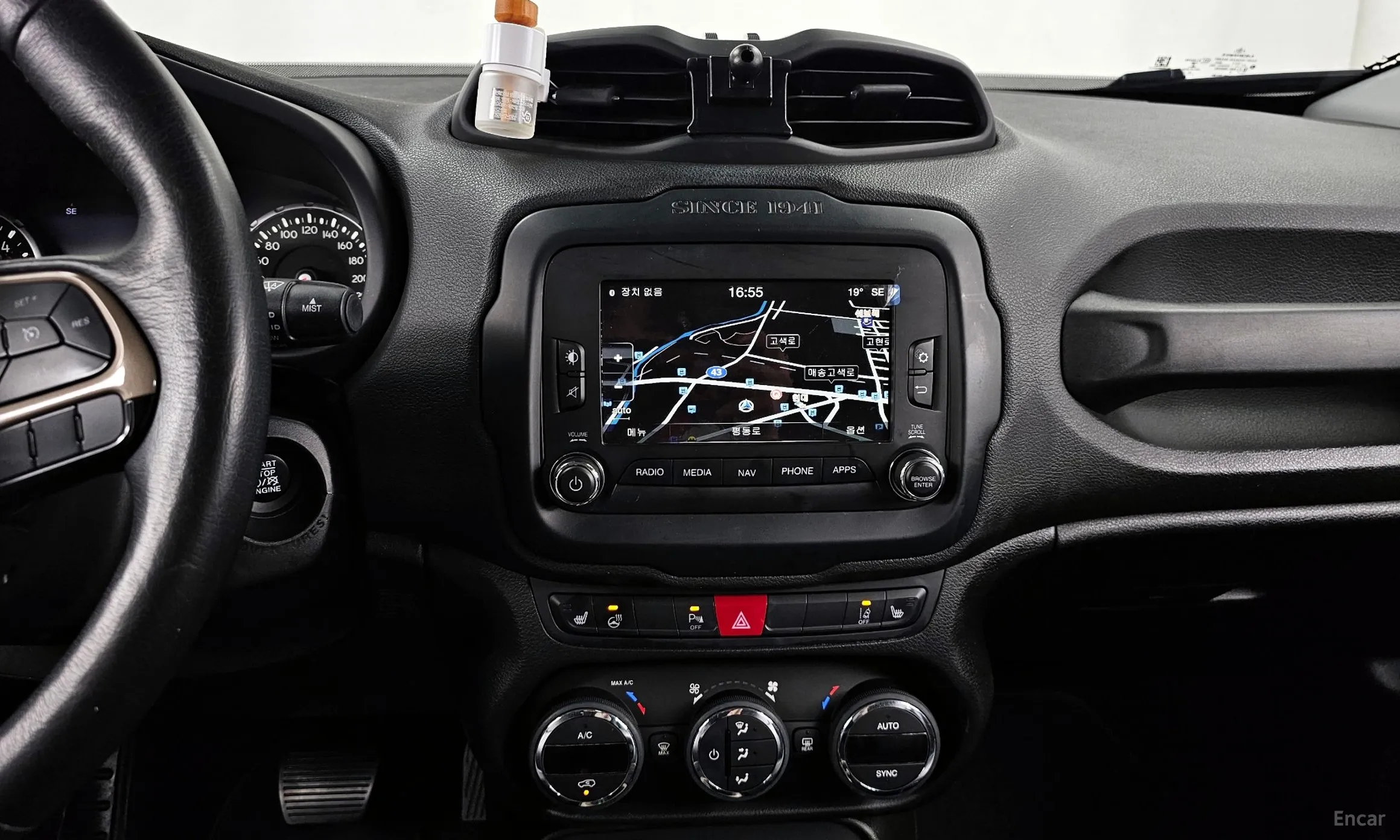Jeep Renegade превью 15