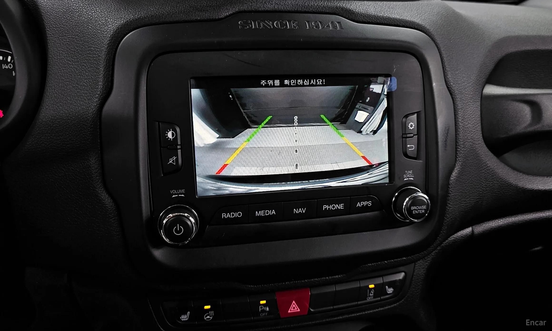 Jeep Renegade превью 16