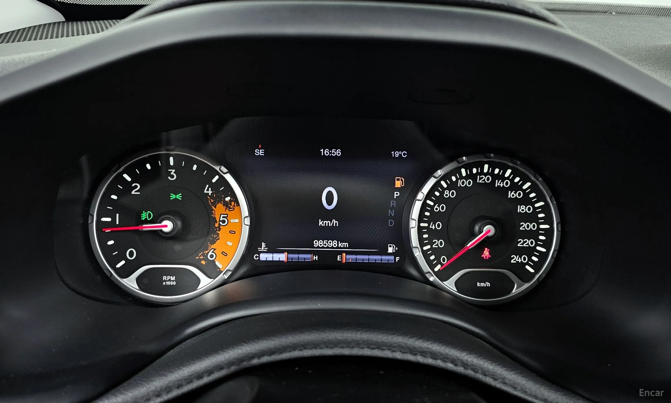 Jeep Renegade превью 8
