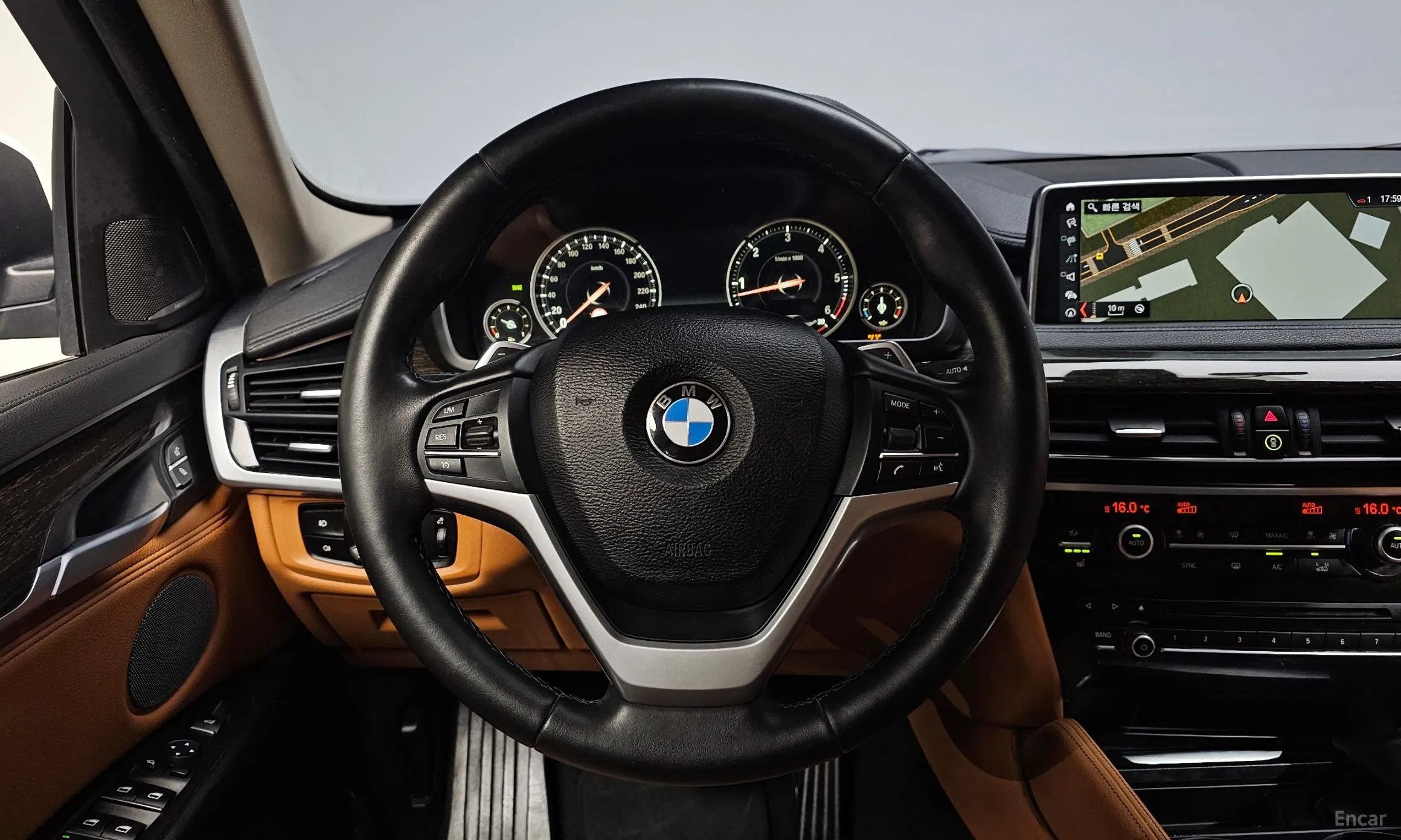 BMW X6 (F16) превью 13