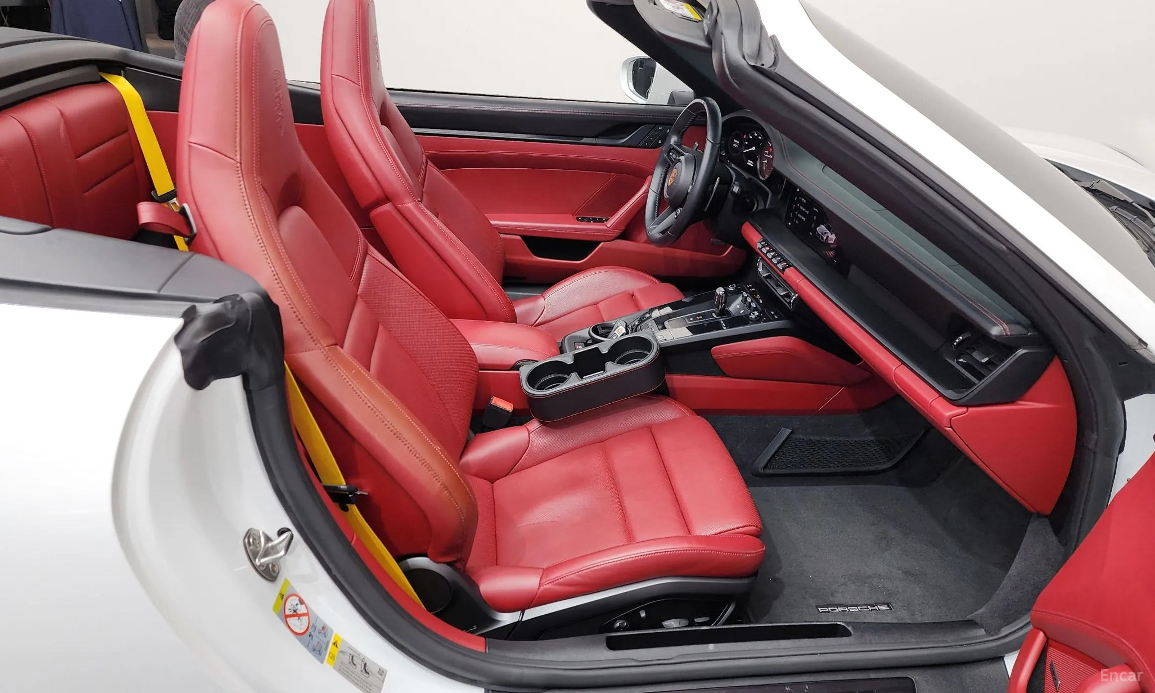 Porsche 911 (992) превью 11