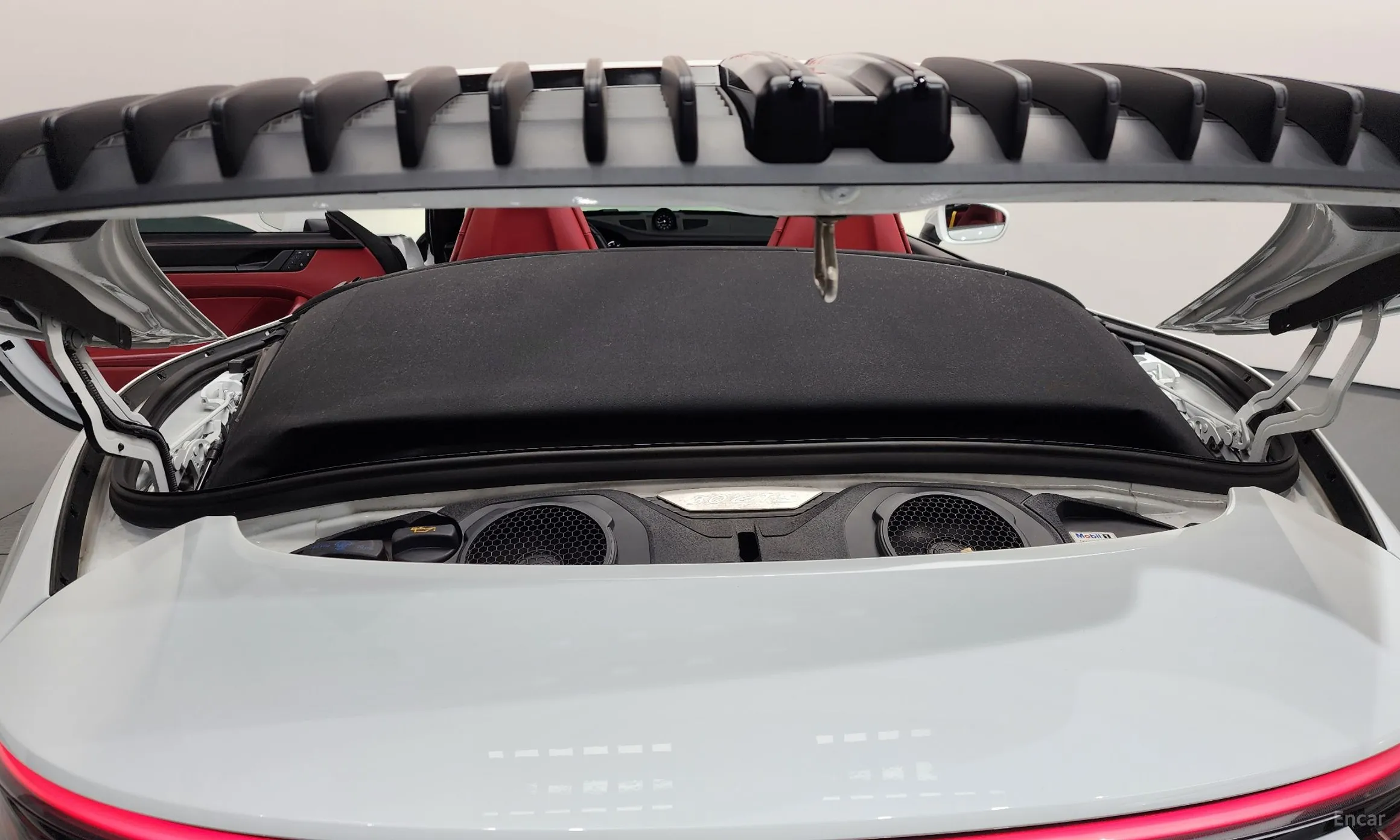 Porsche 911 (992) превью 20