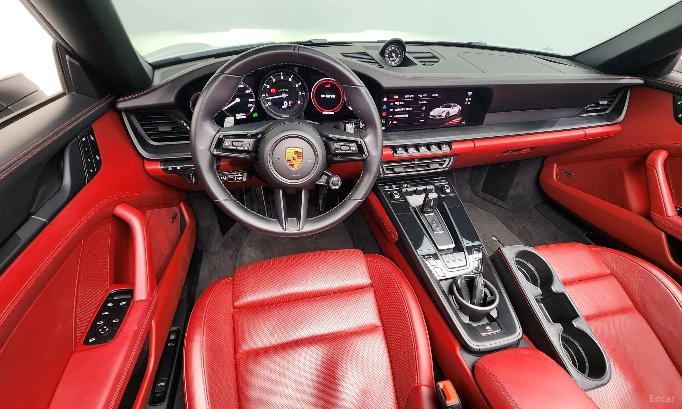Porsche 911 (992) превью 7