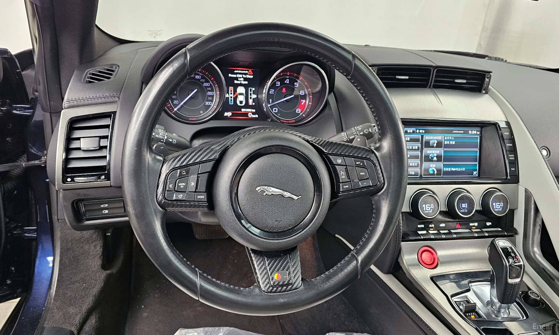 Jaguar F-TYPE превью 12