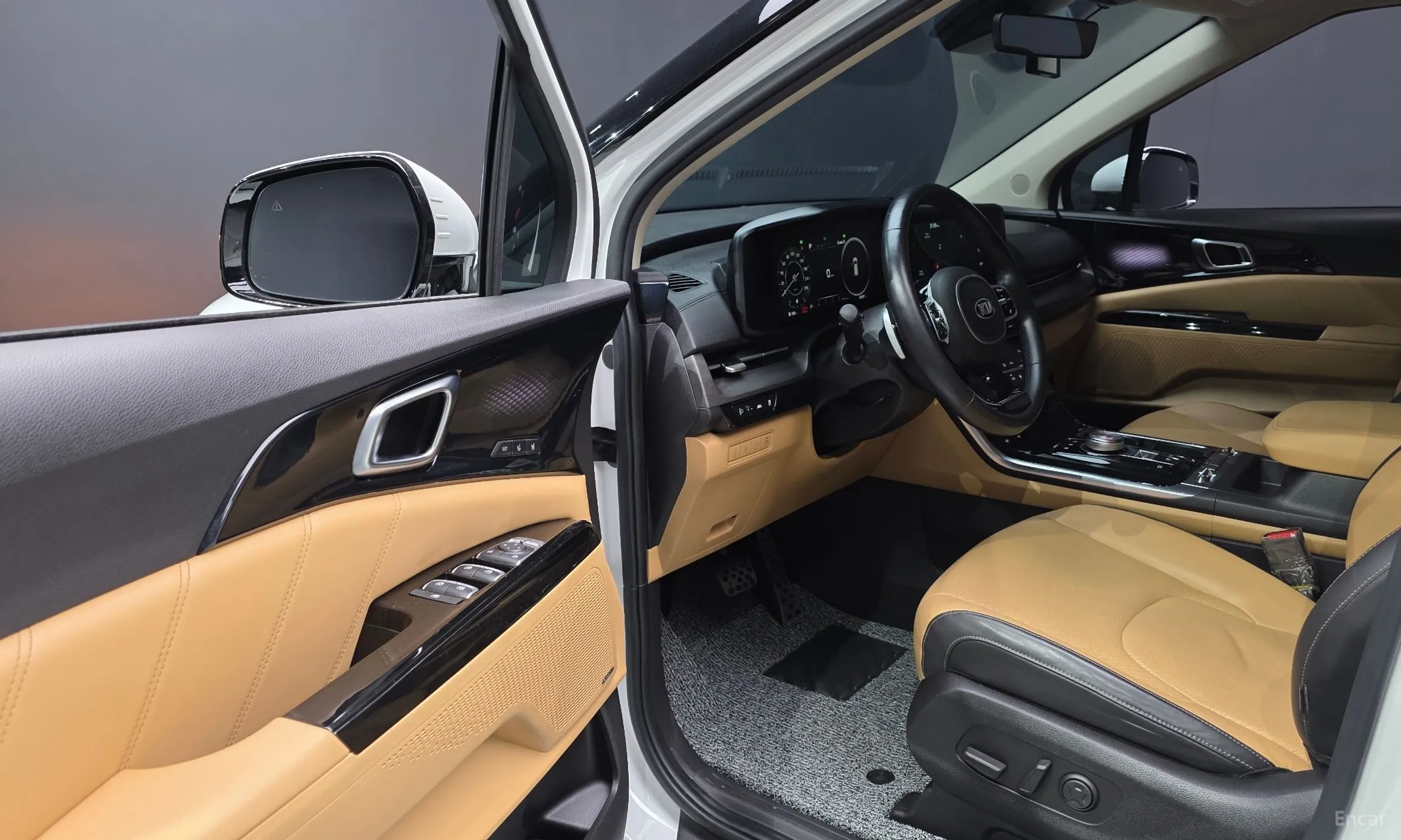 Kia Carnival Gen 4 превью 10