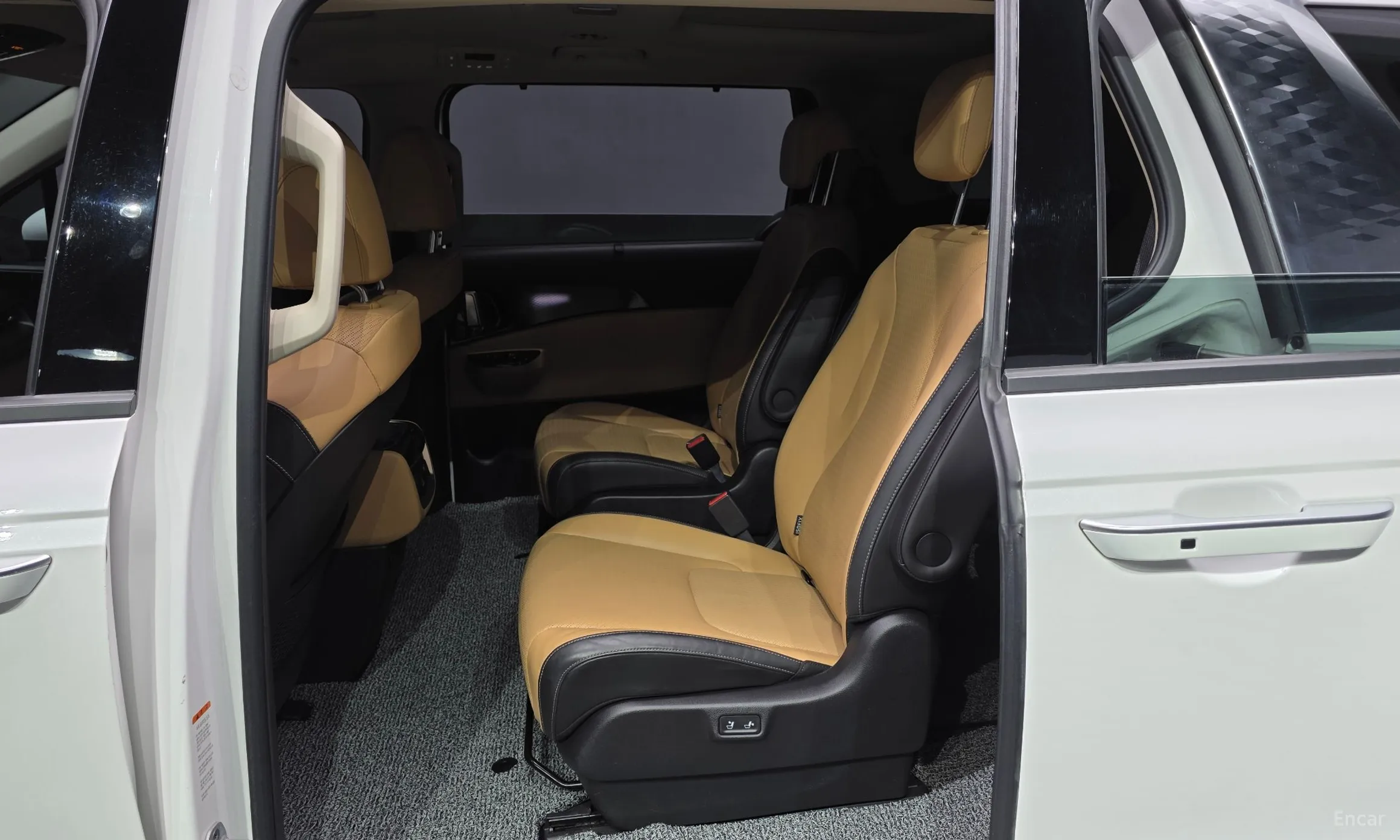 Kia Carnival Gen 4 превью 11