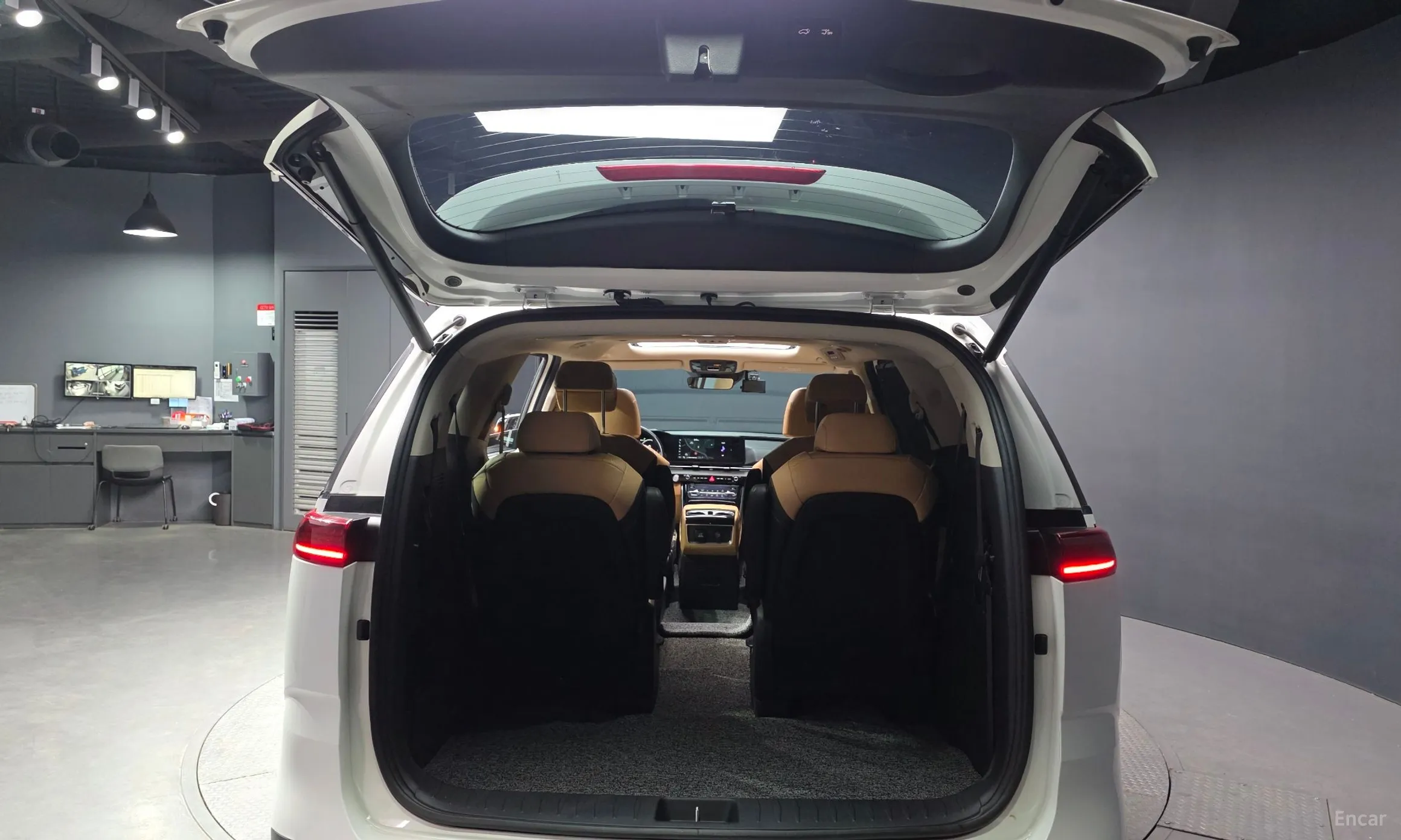 Kia Carnival Gen 4 превью 20