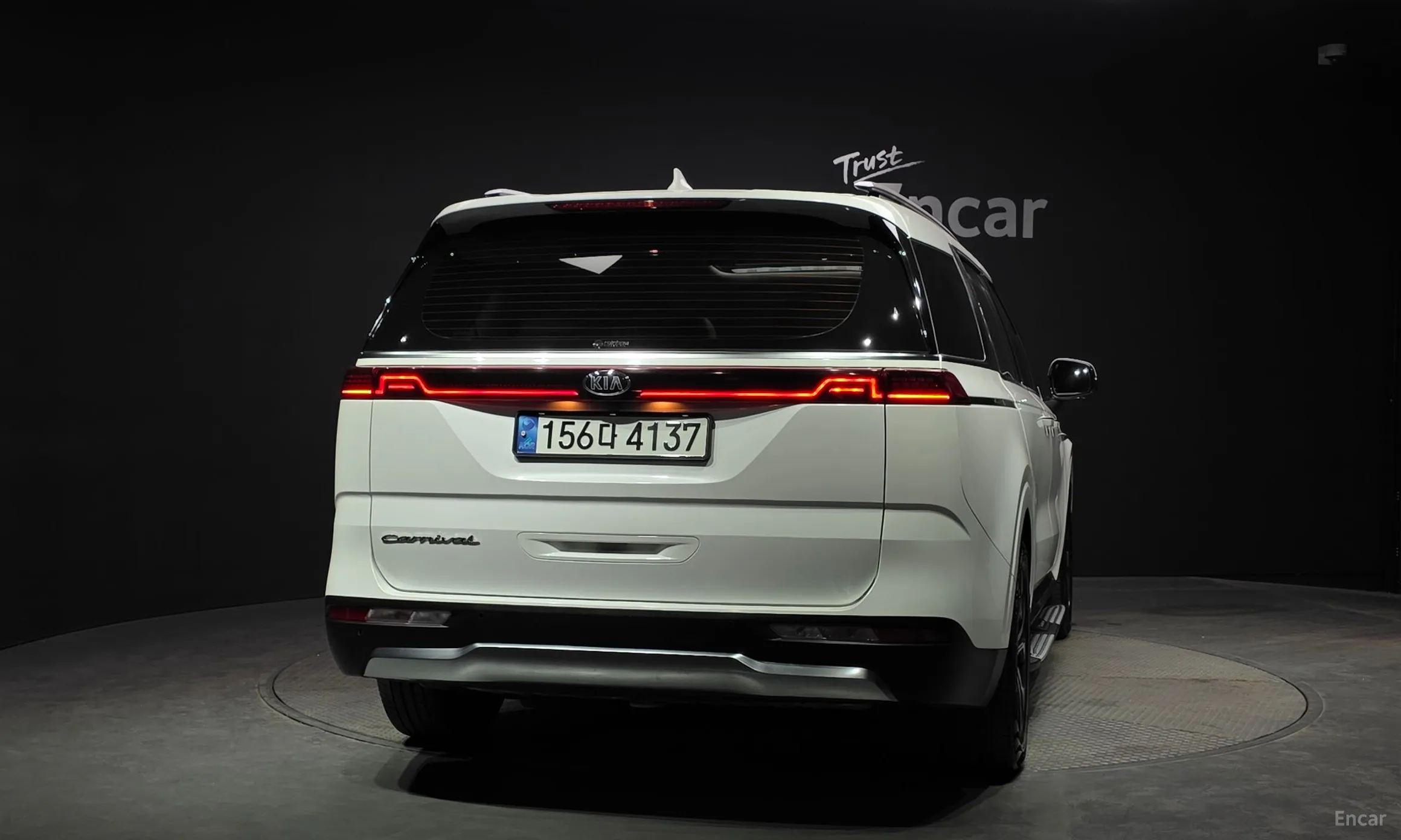 Kia Carnival Gen 4 превью 4