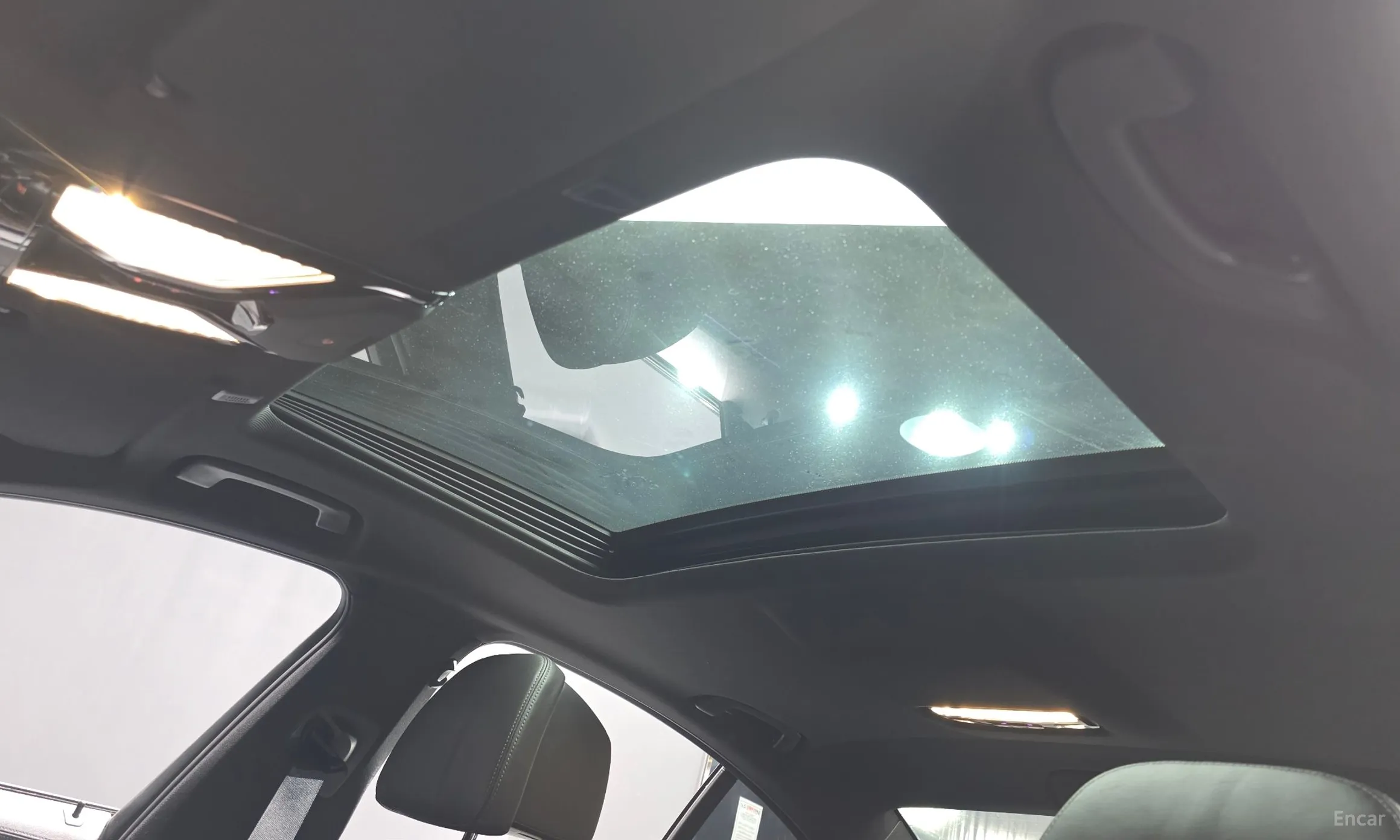 BMW 5 Series (G30) превью 19