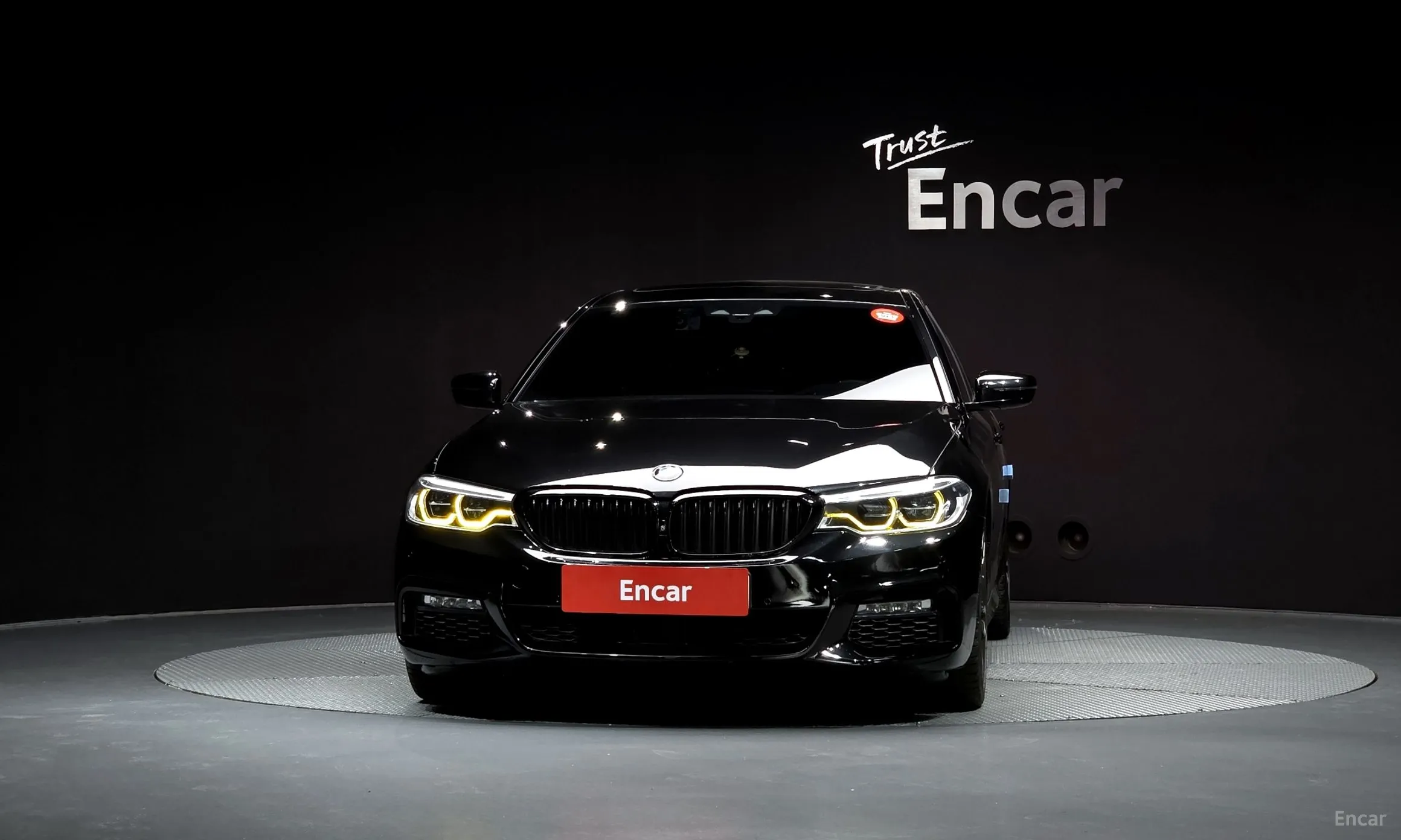 BMW 5 Series (G30) превью 3