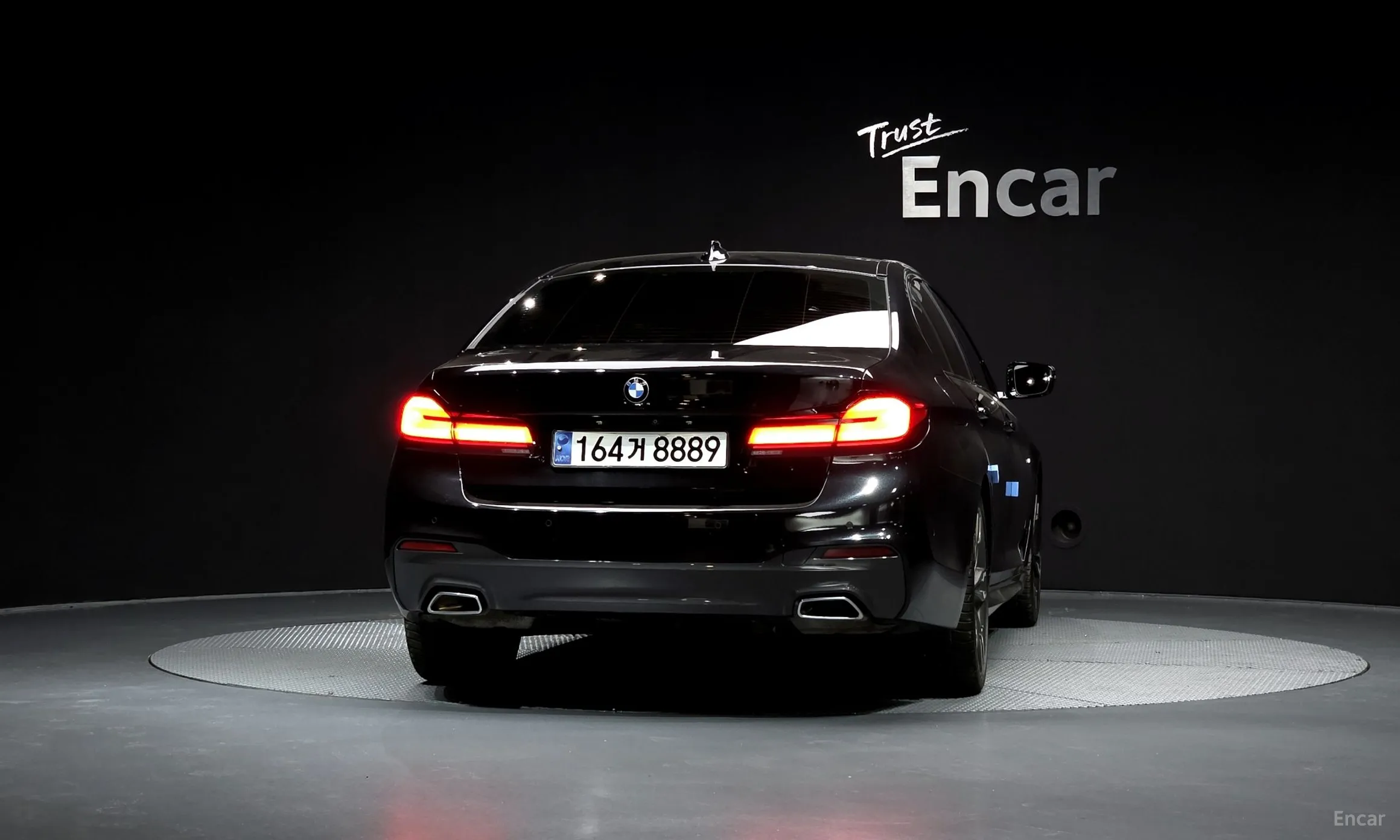 BMW 5 Series (G30) превью 4