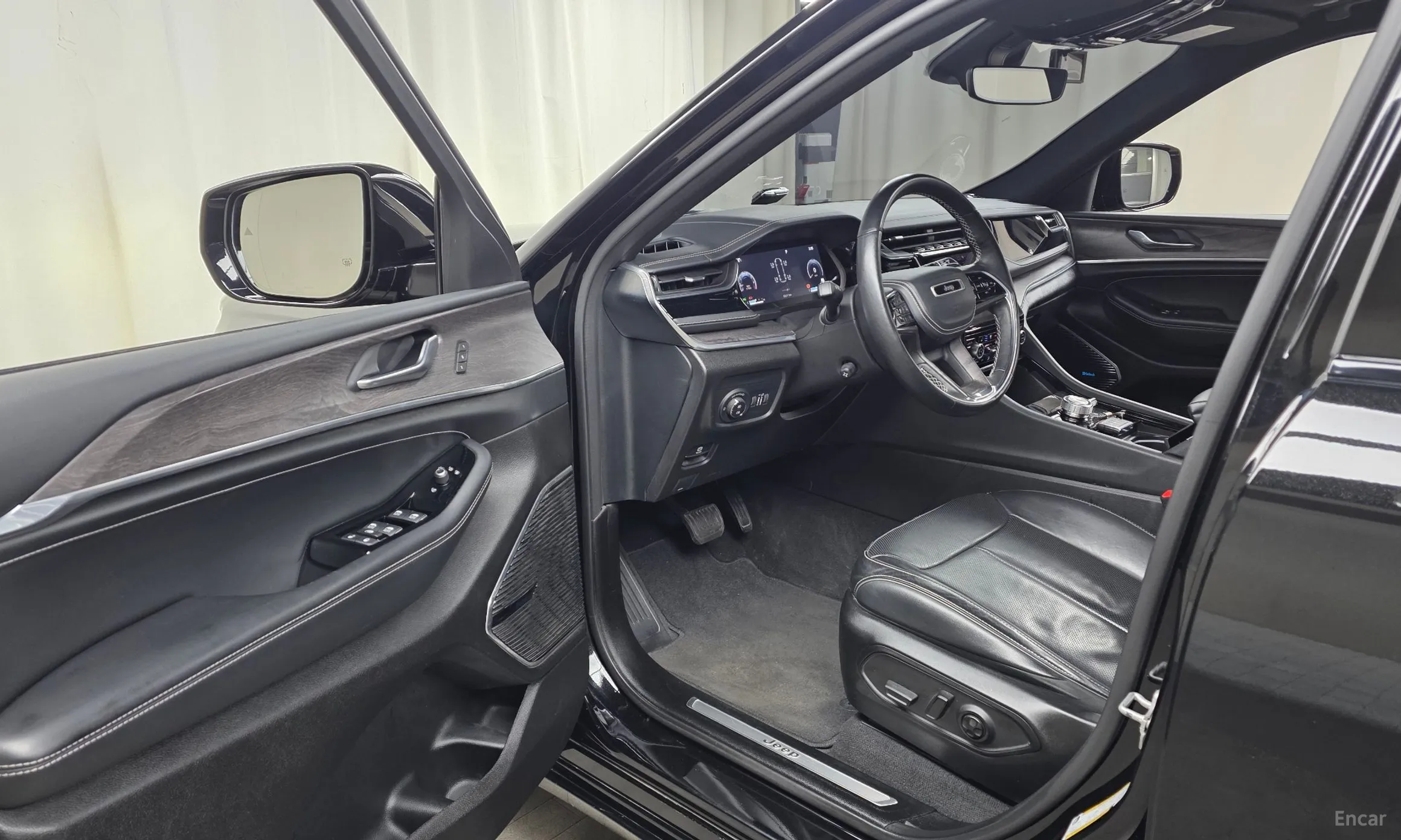 Jeep Grand Cherokee (WL) превью 10