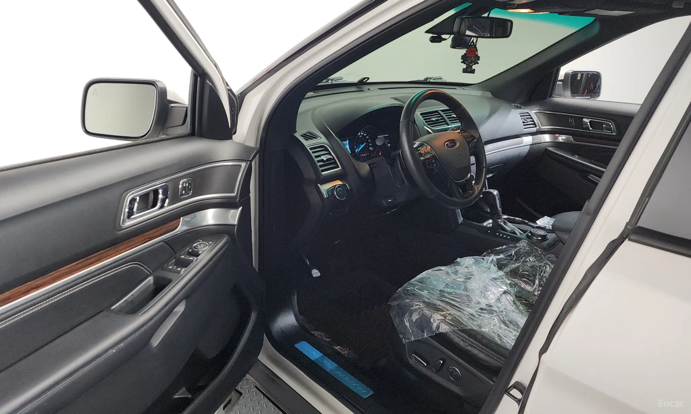 Ford Explorer превью 10