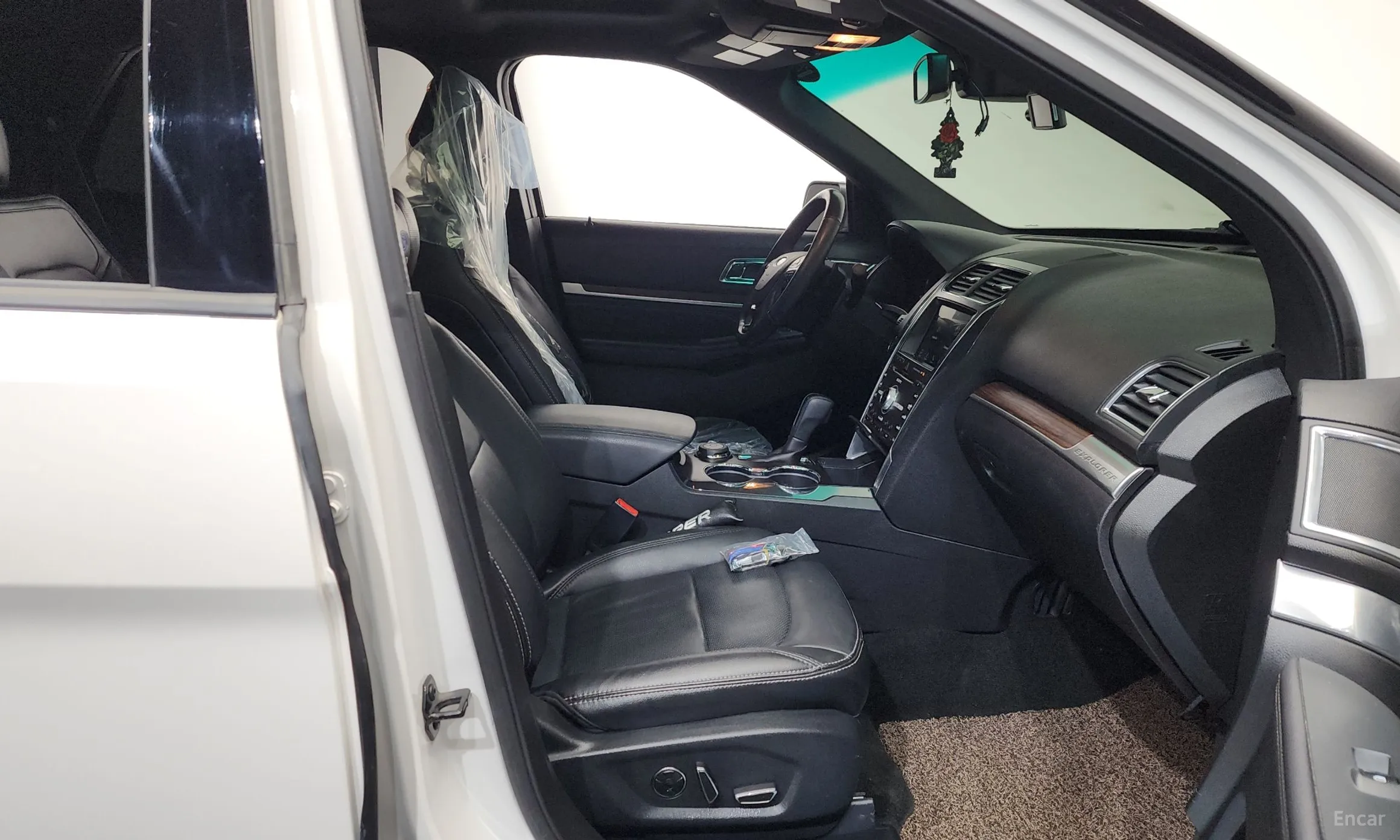 Ford Explorer превью 11