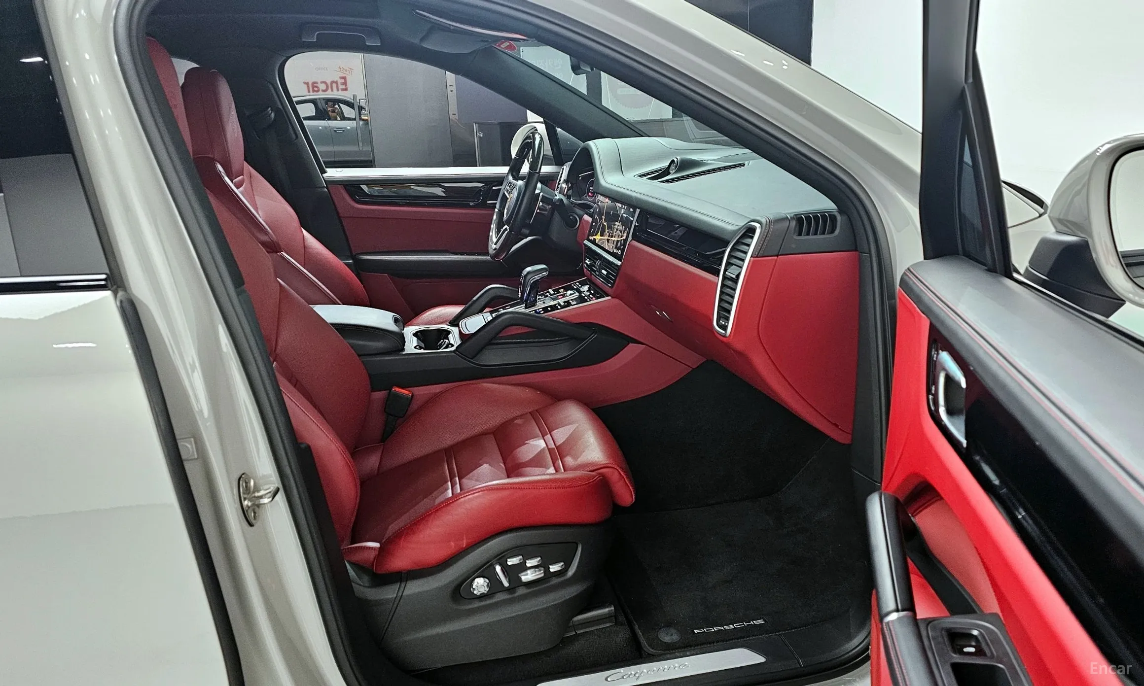 Porsche Cayenne (PO536) превью 10