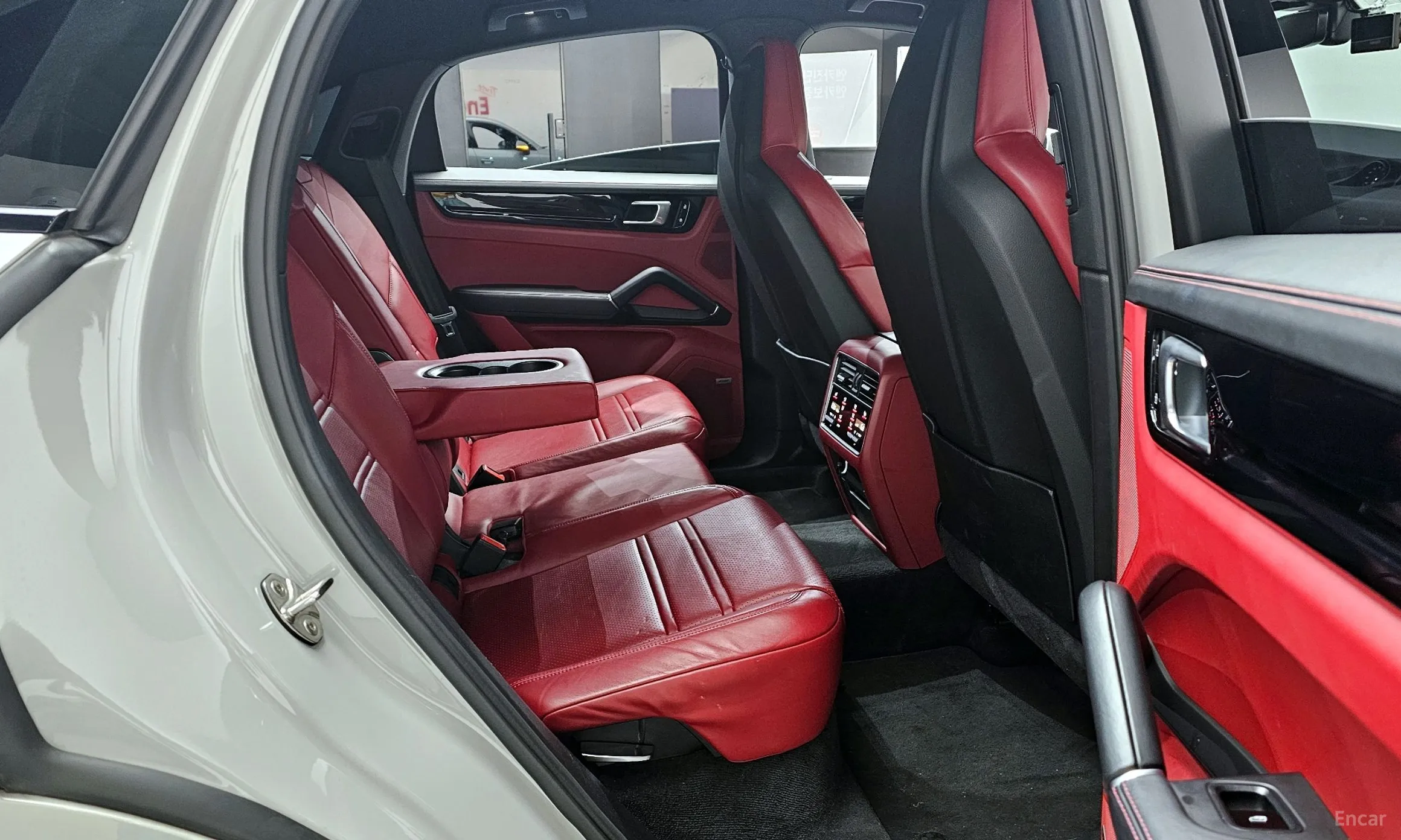 Porsche Cayenne (PO536) превью 12