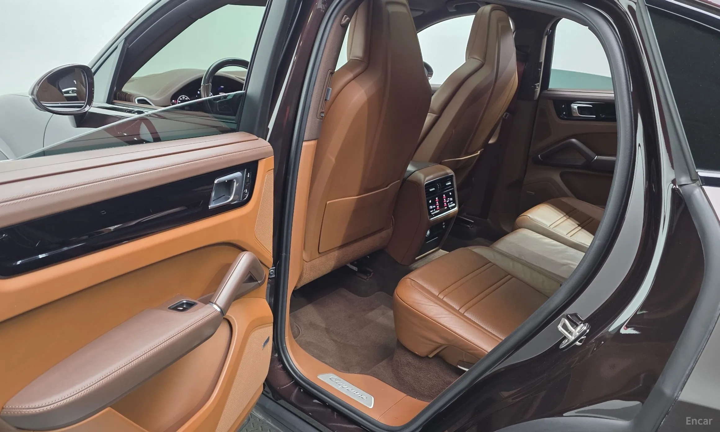 Porsche Cayenne (PO536) превью 12