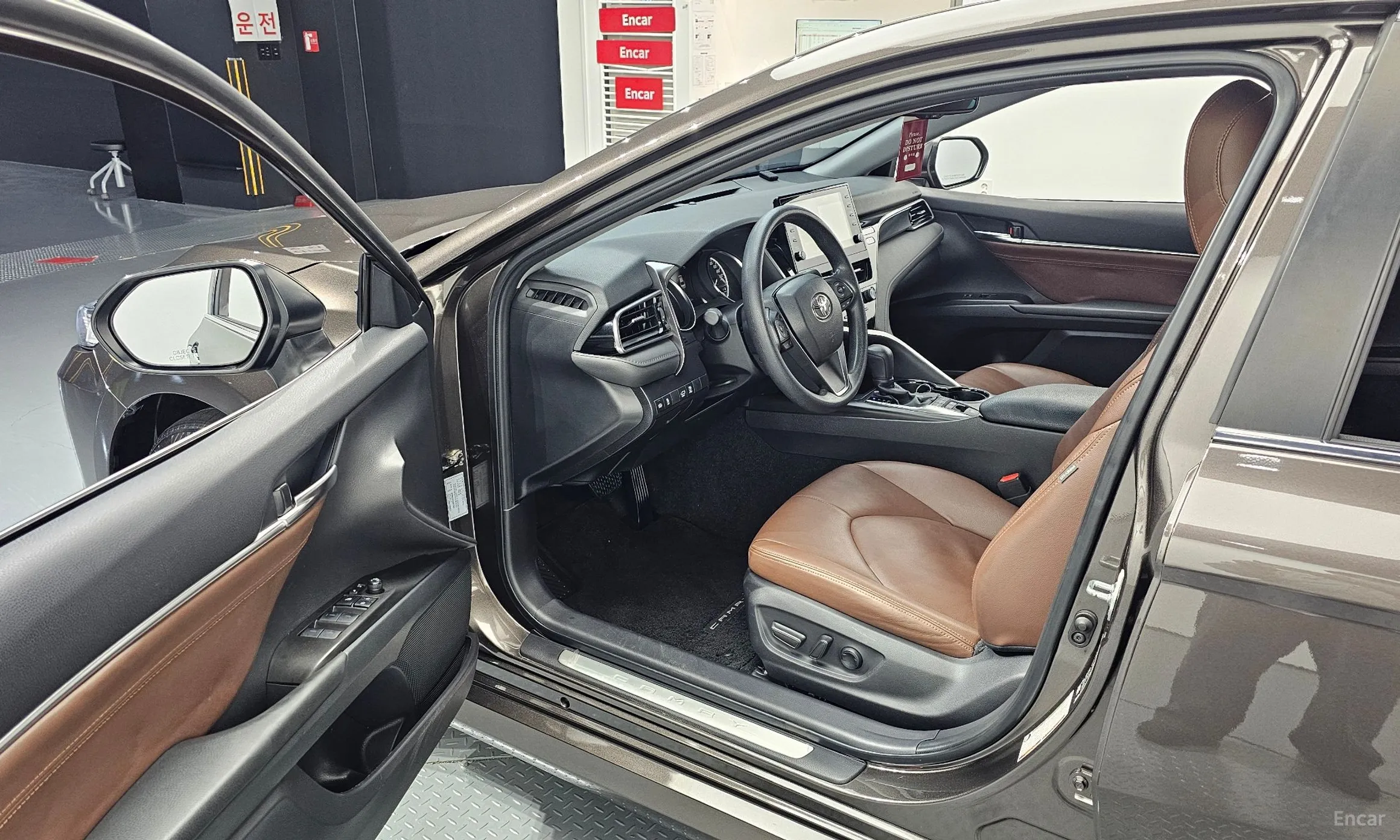 Toyota Camry (XV70) превью 11