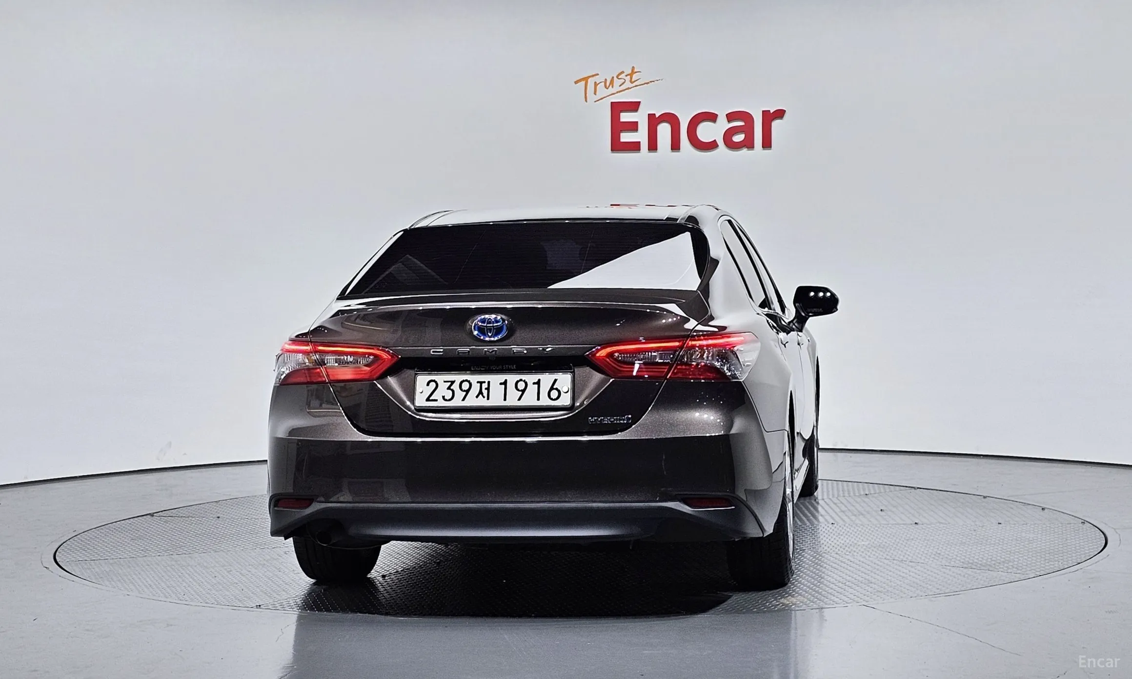 Toyota Camry (XV70) превью 4