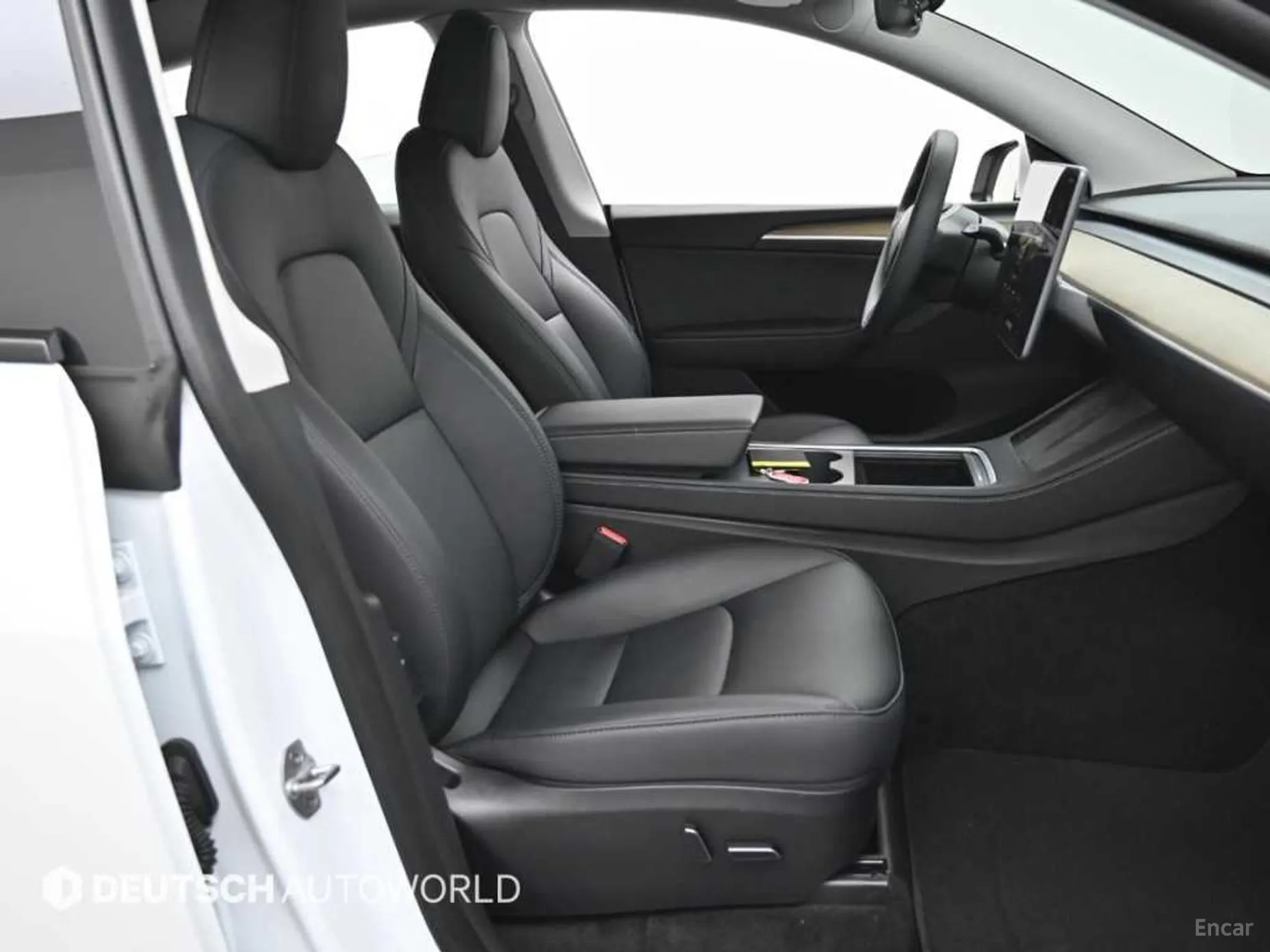 Tesla Model Y превью 10