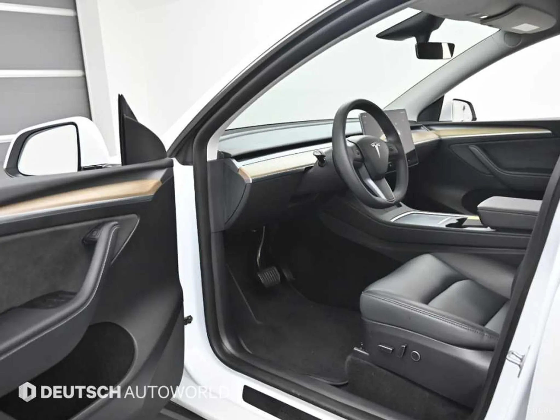 Tesla Model Y превью 11