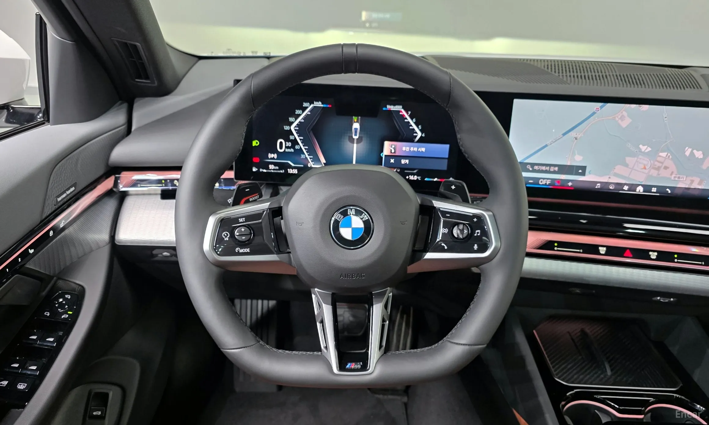 BMW 5 Series (G60) превью 13