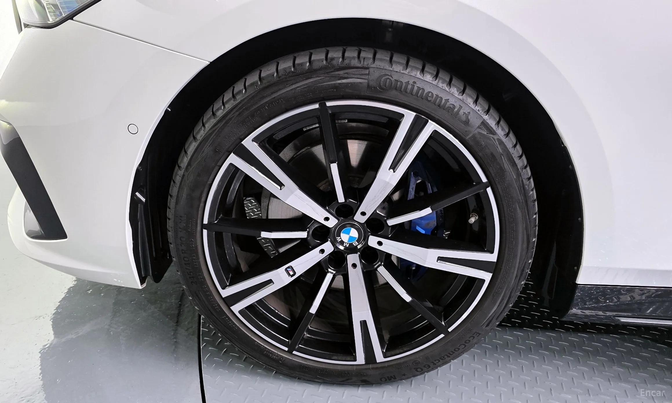 BMW 5 Series (G60) превью 5