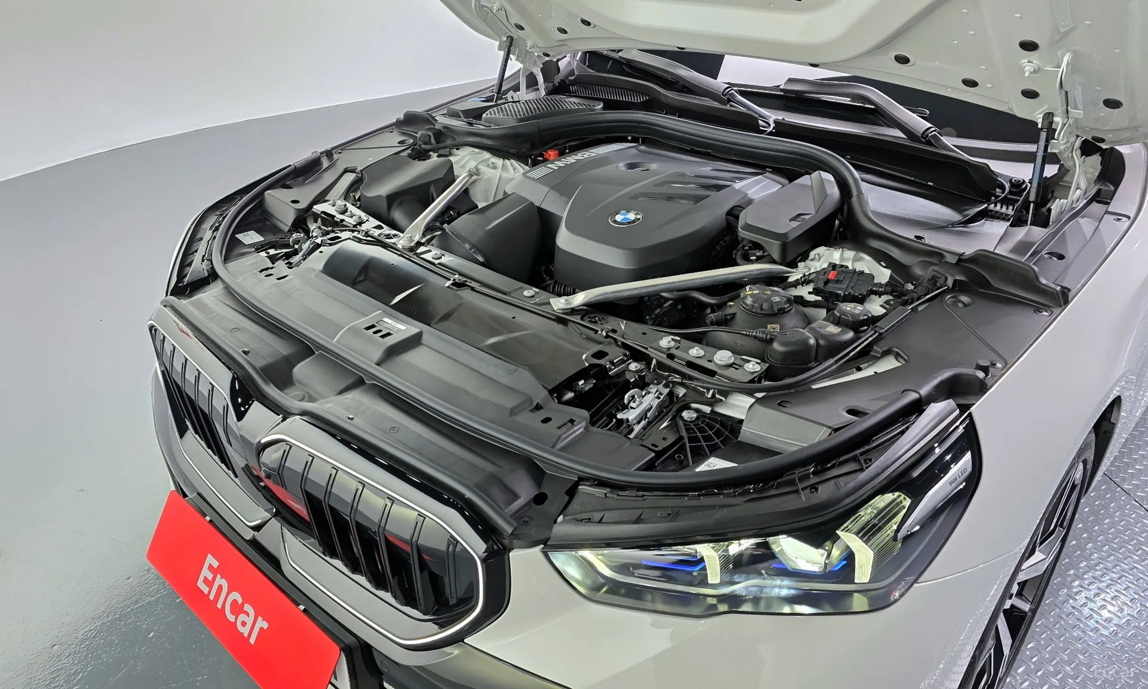 BMW 5 Series (G60) превью 6