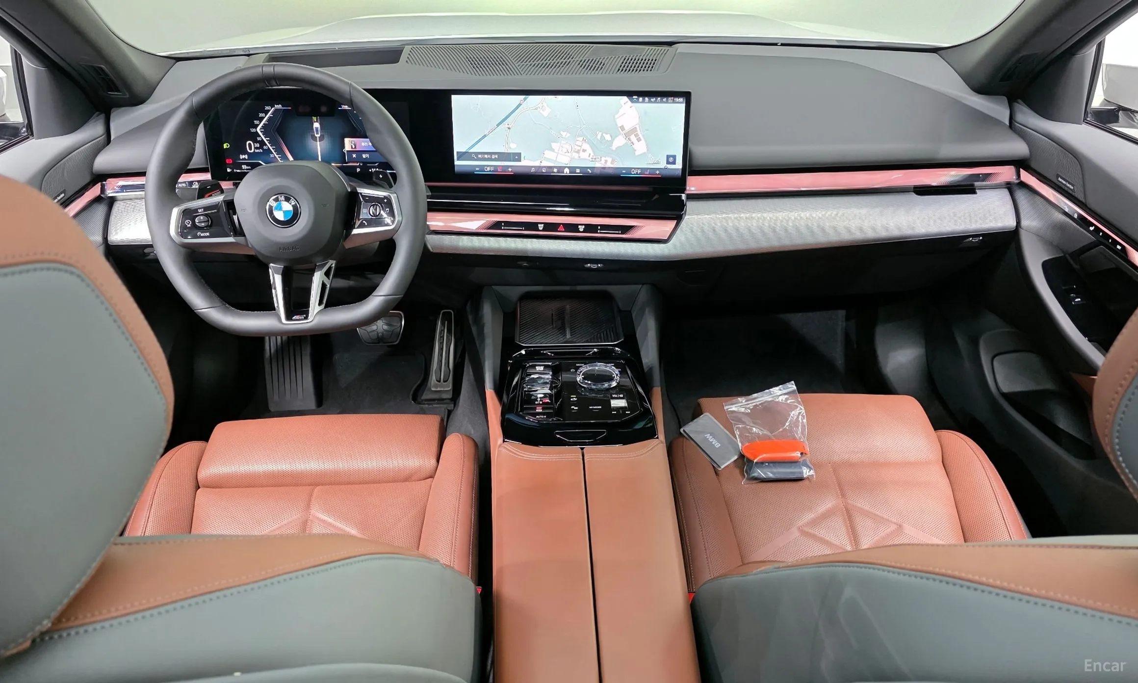 BMW 5 Series (G60) превью 7