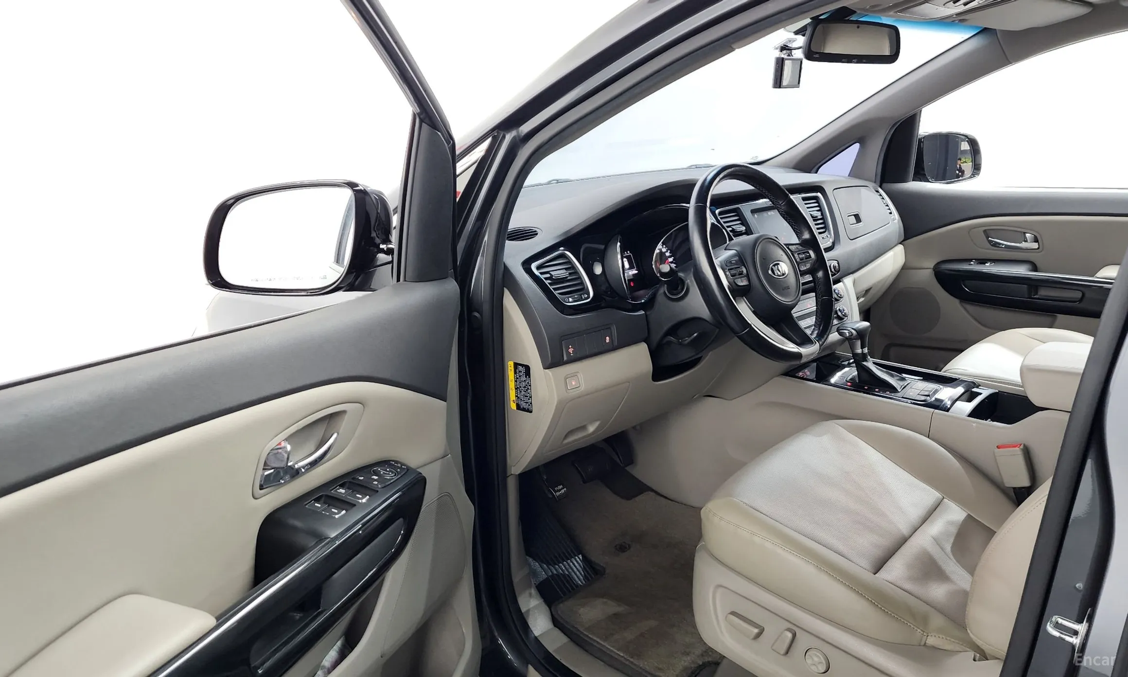 Kia Carnival превью 10