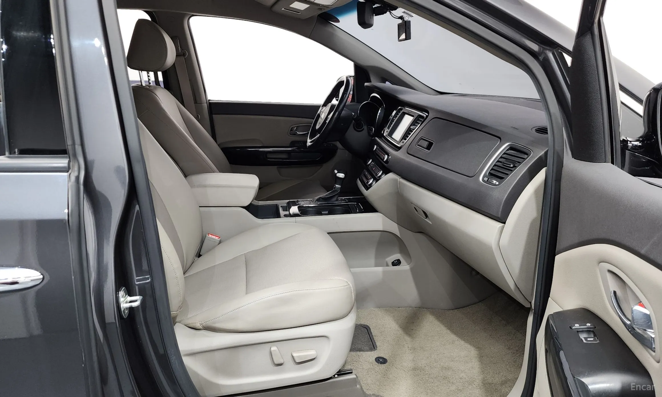 Kia Carnival превью 11