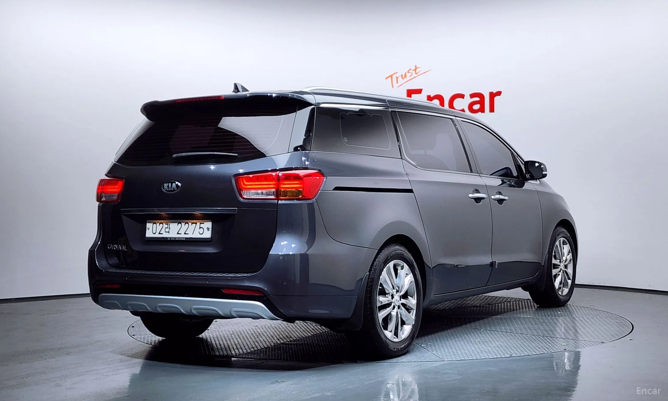Kia Carnival превью 2