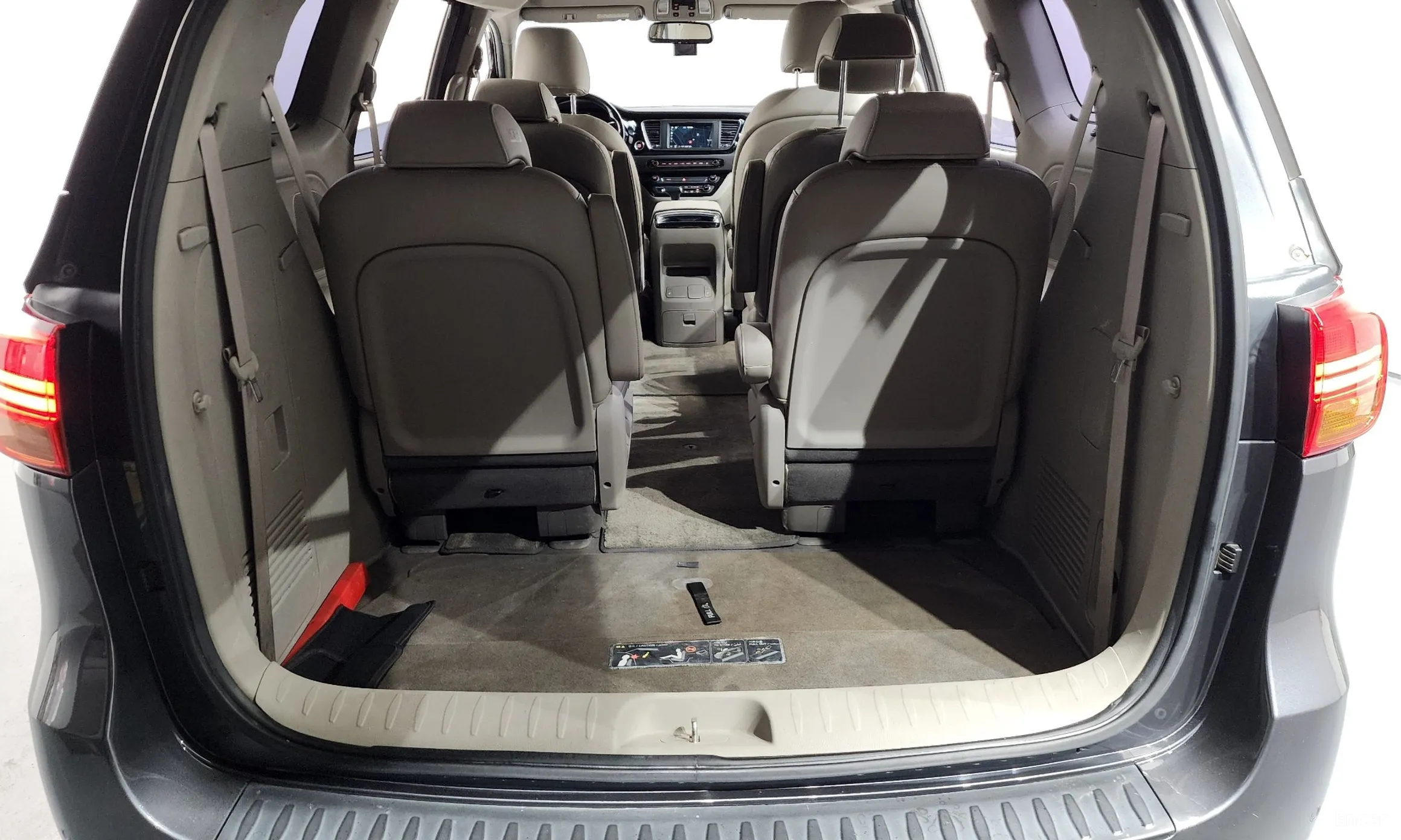 Kia Carnival превью 20