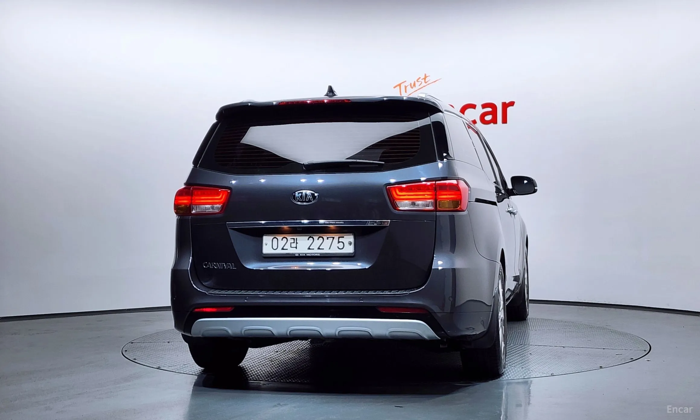 Kia Carnival превью 4